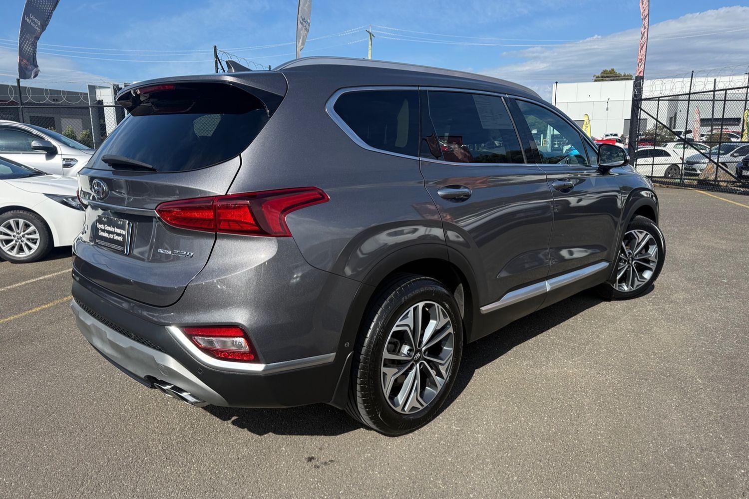 2020 Hyundai Santa Fe Highlander in Grey