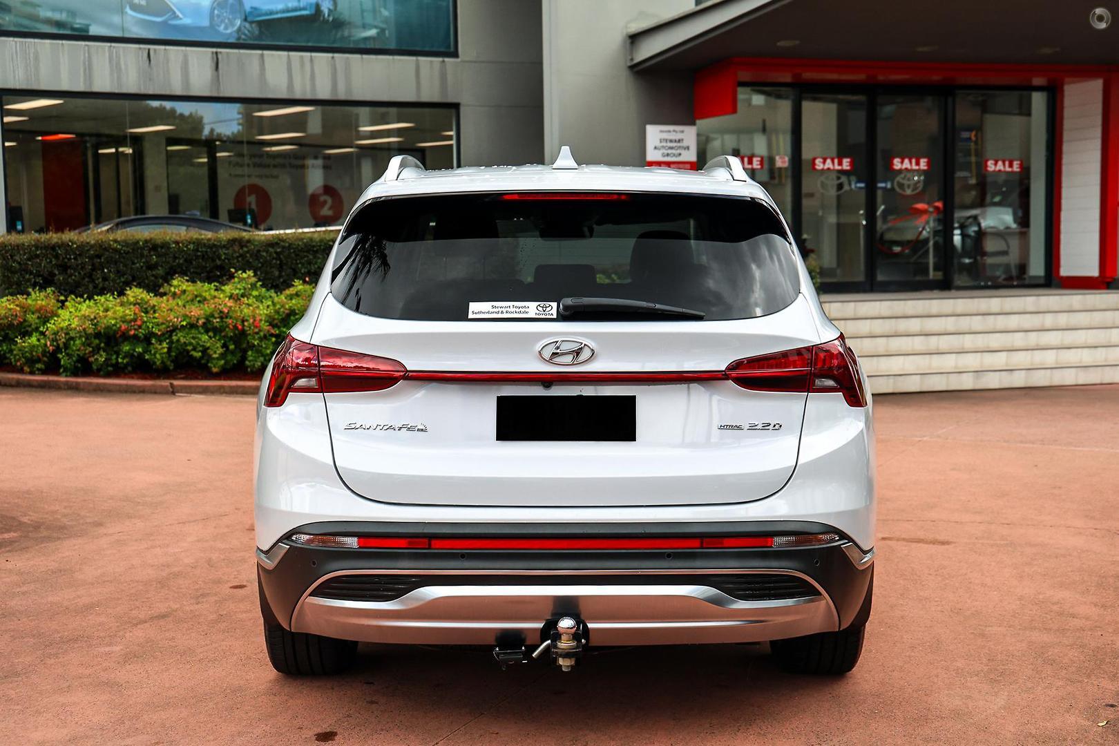 2021 Hyundai Santa Fe Elite in White