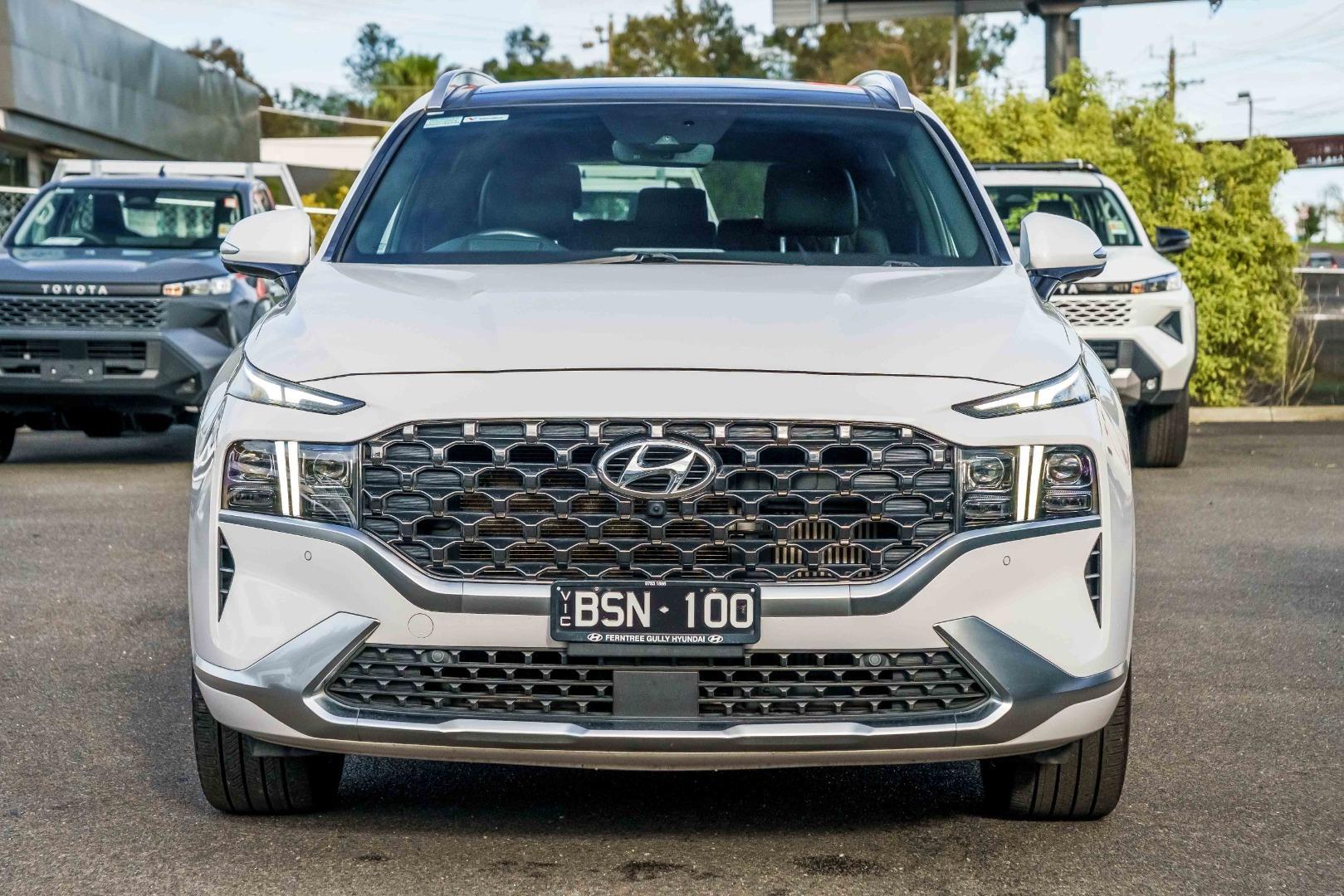 2021 Hyundai Santa Fe Highlander in White