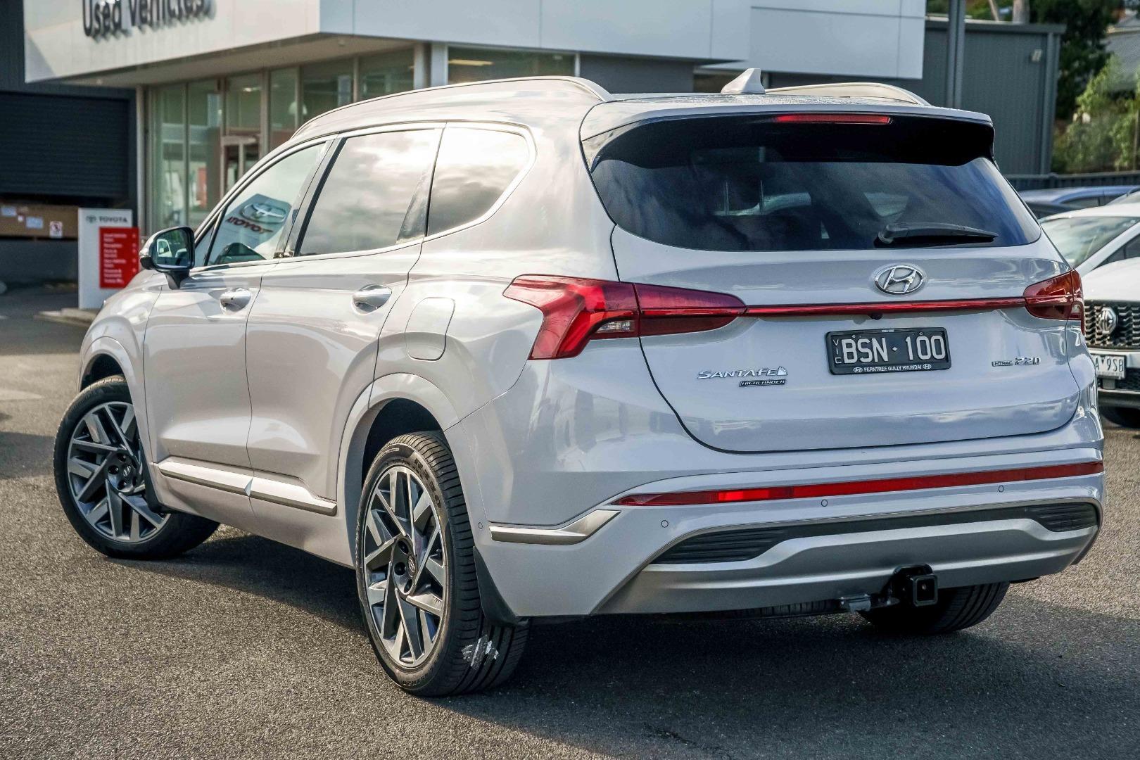 2021 Hyundai Santa Fe Highlander in White