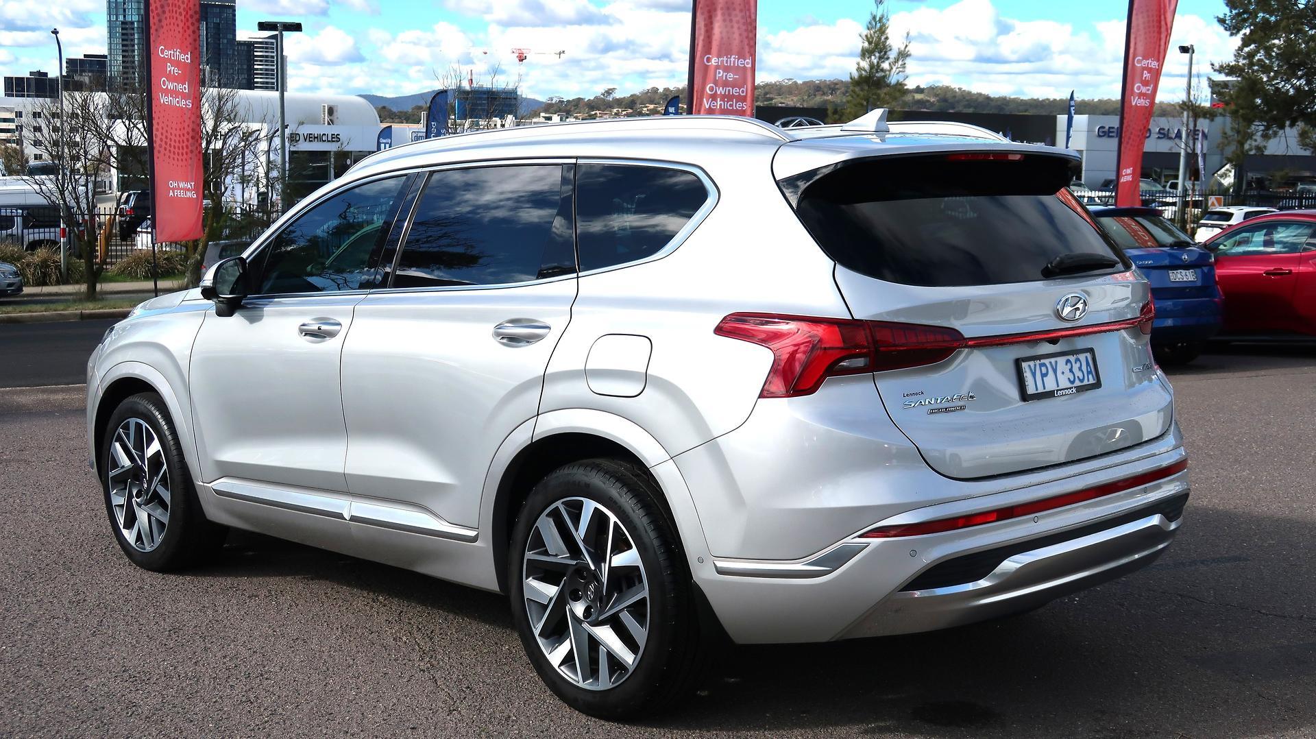 2022 Hyundai Santa Fe Highlander in Silver