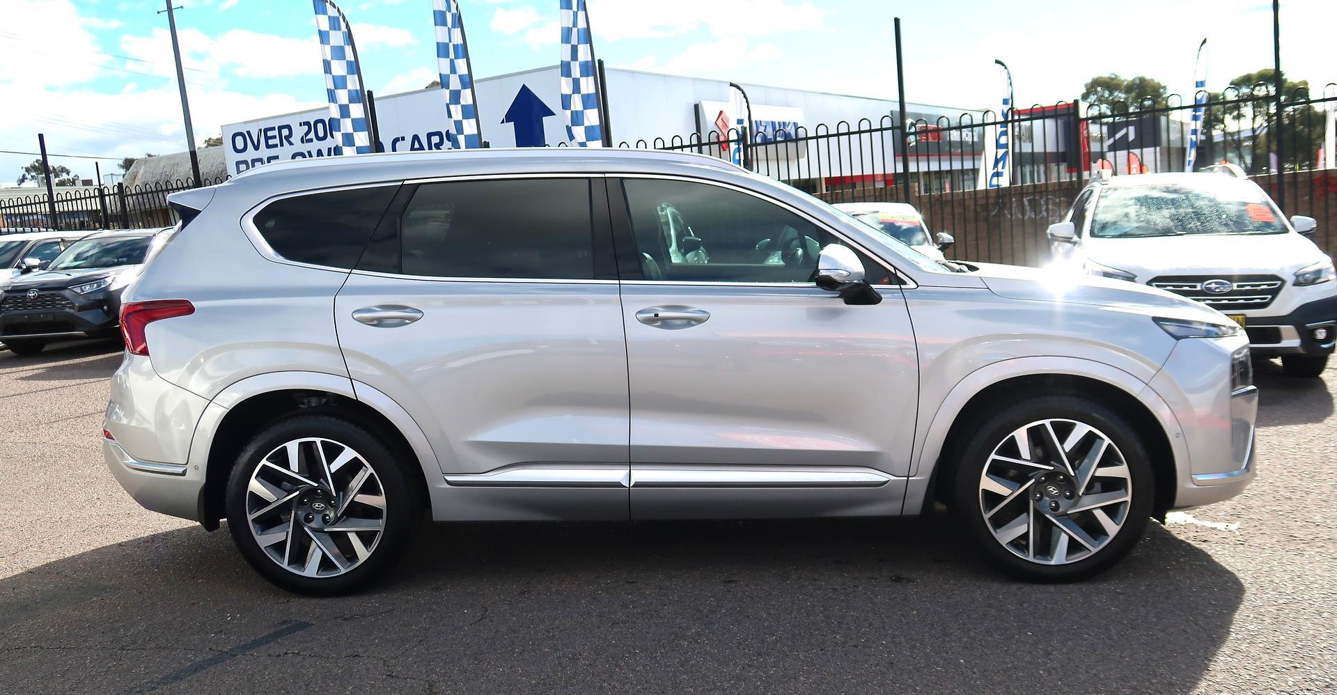 2022 Hyundai Santa Fe Highlander in Silver