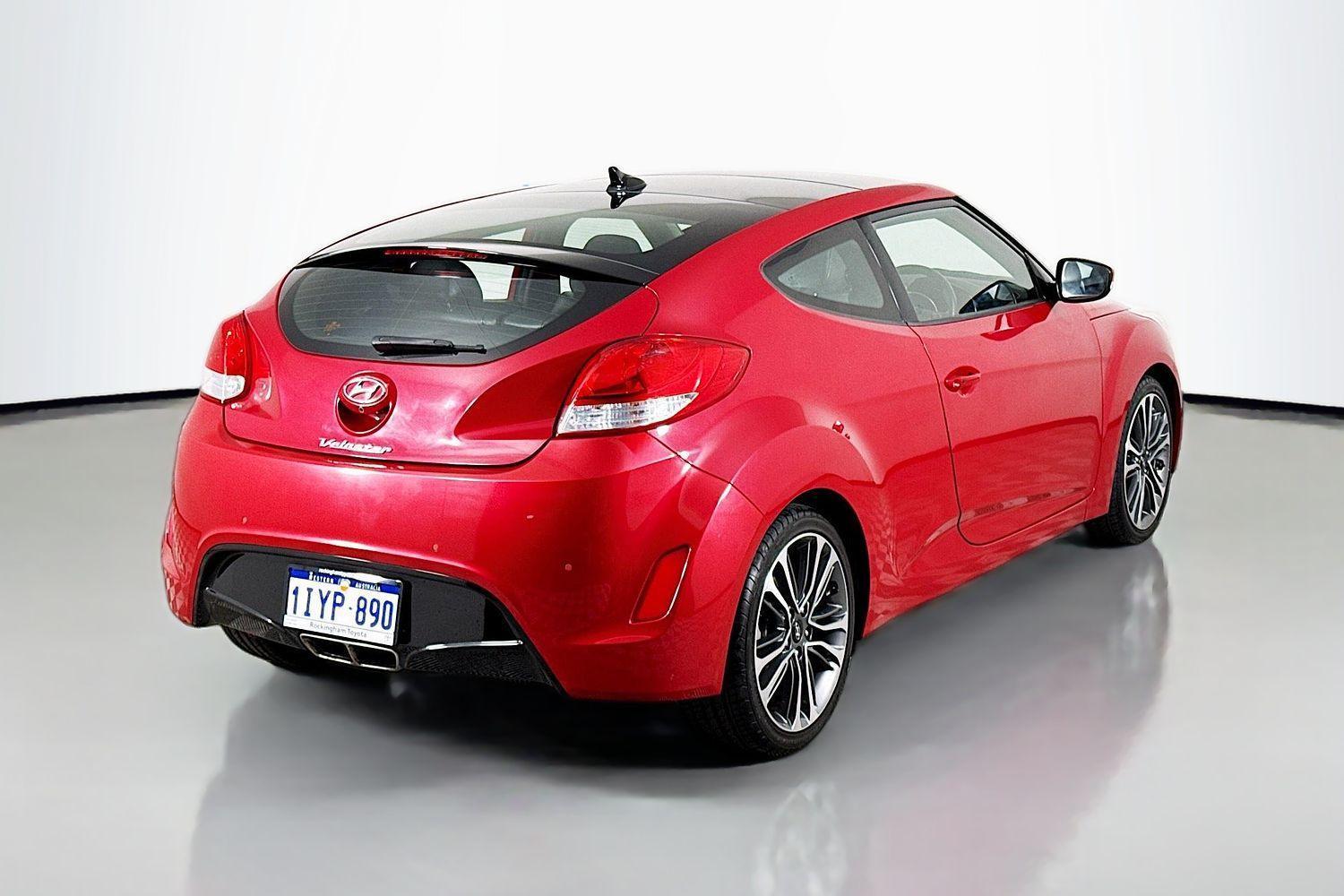 2018 Hyundai Veloster Base in Red