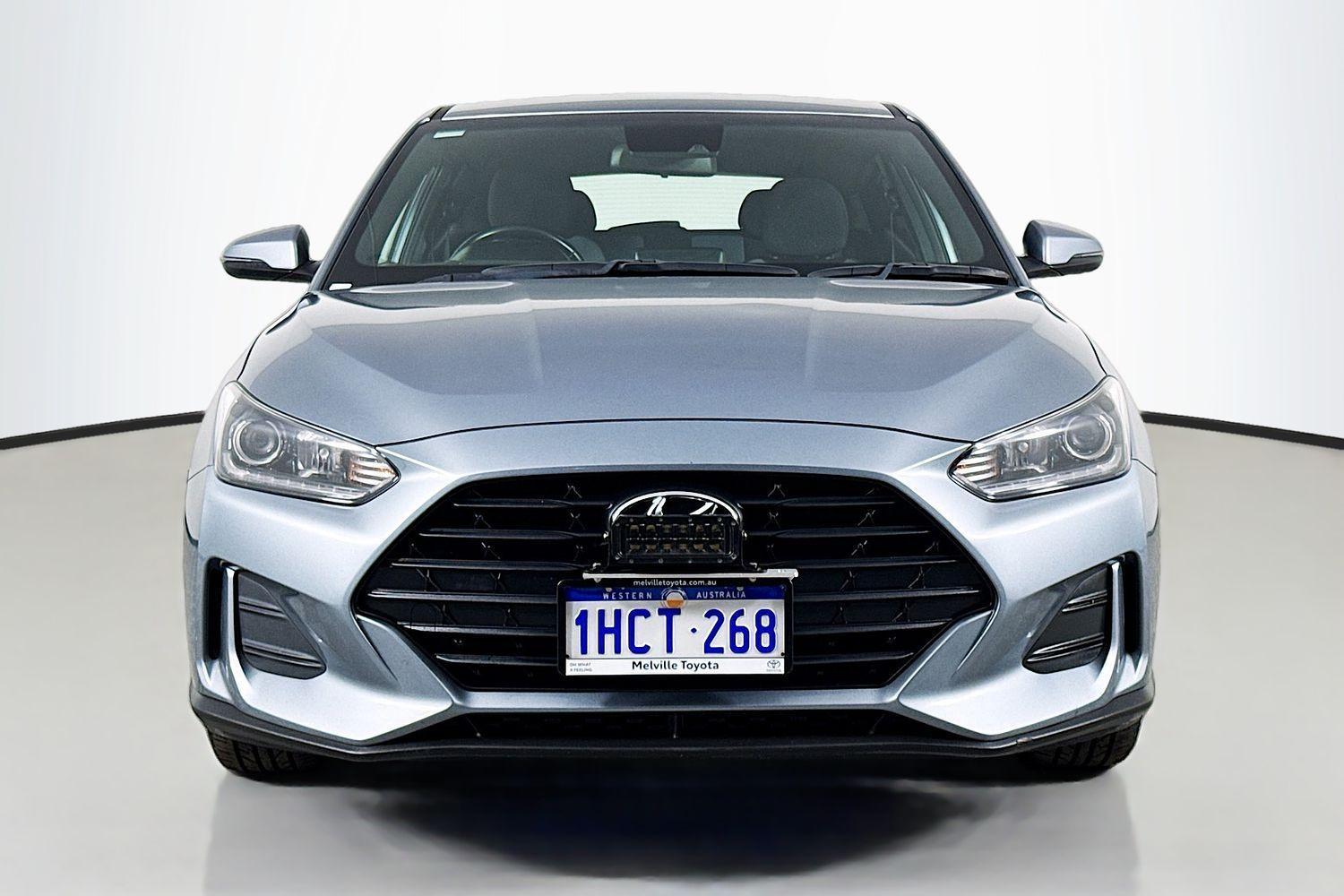 2019 Hyundai Veloster Base in Grey