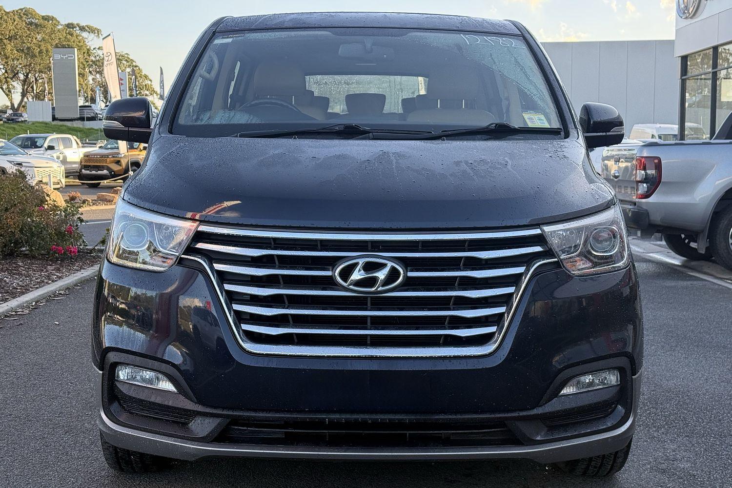 2020 Hyundai iMax Elite in Blue