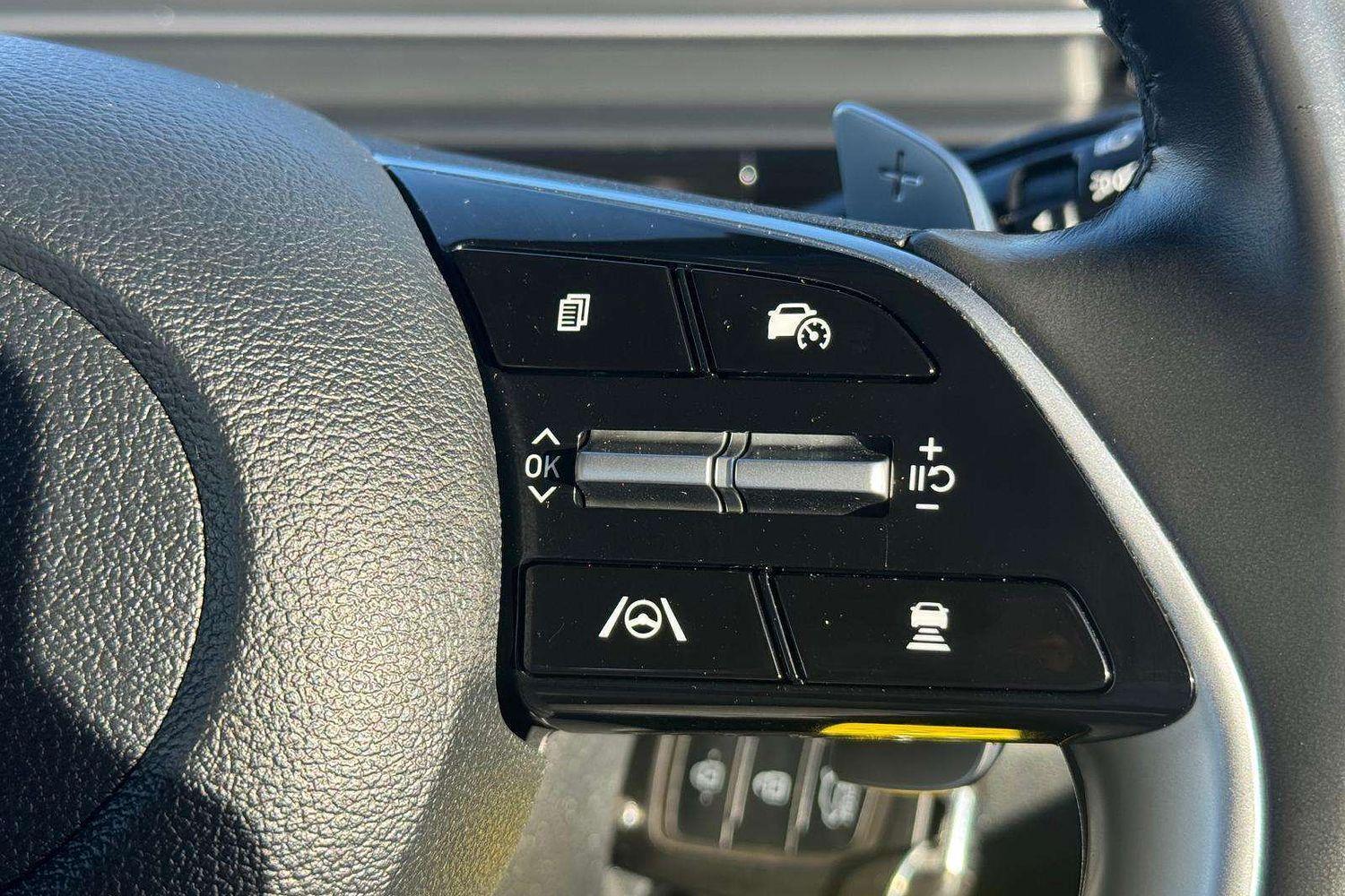 2022 Hyundai STARIA Base in White