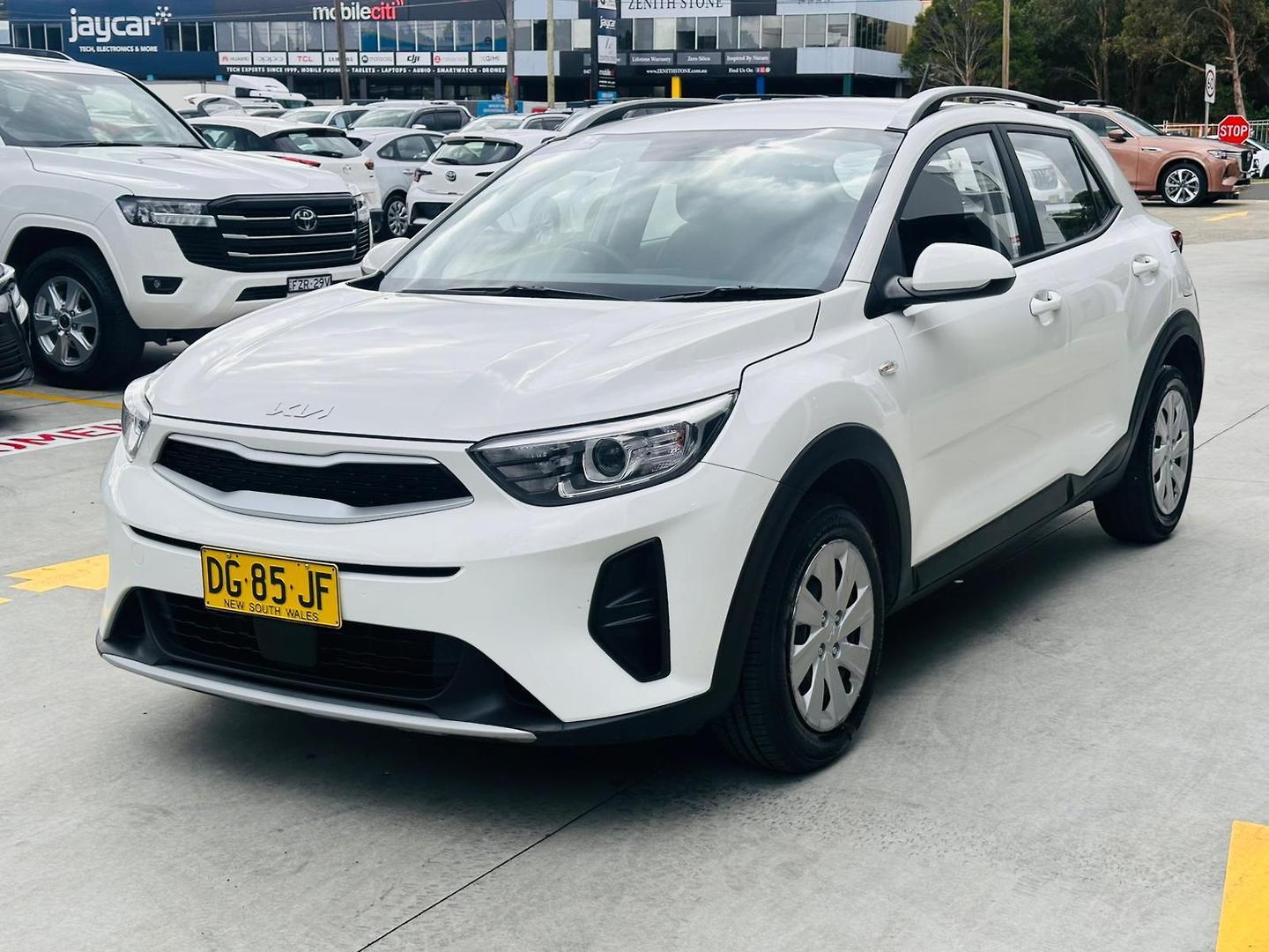 2023 Kia Stonic S in Snow White Pearl (Swp)