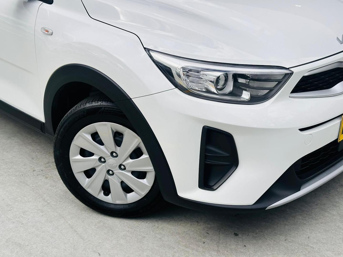 2023 Kia Stonic S in Snow White Pearl (Swp)