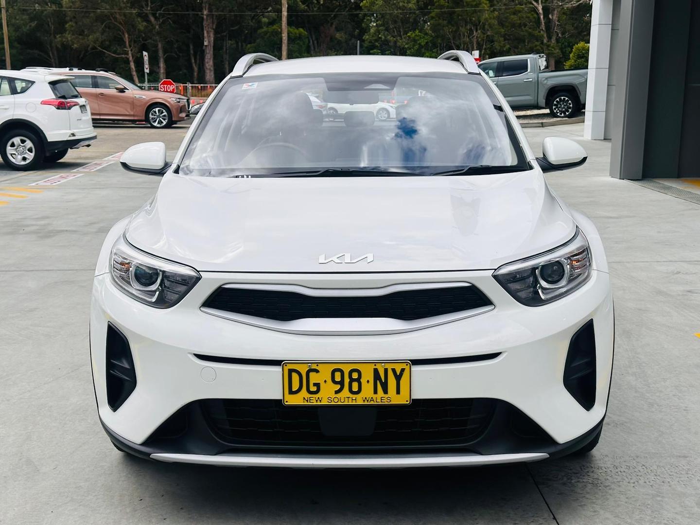 2023 Kia Stonic S in Snow White Pearl (Swp)