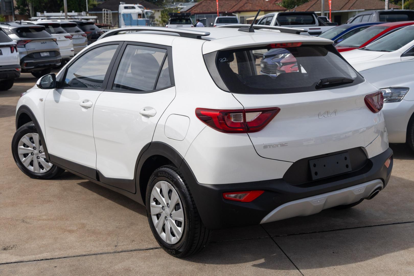 2023 Kia Stonic S in Clear White