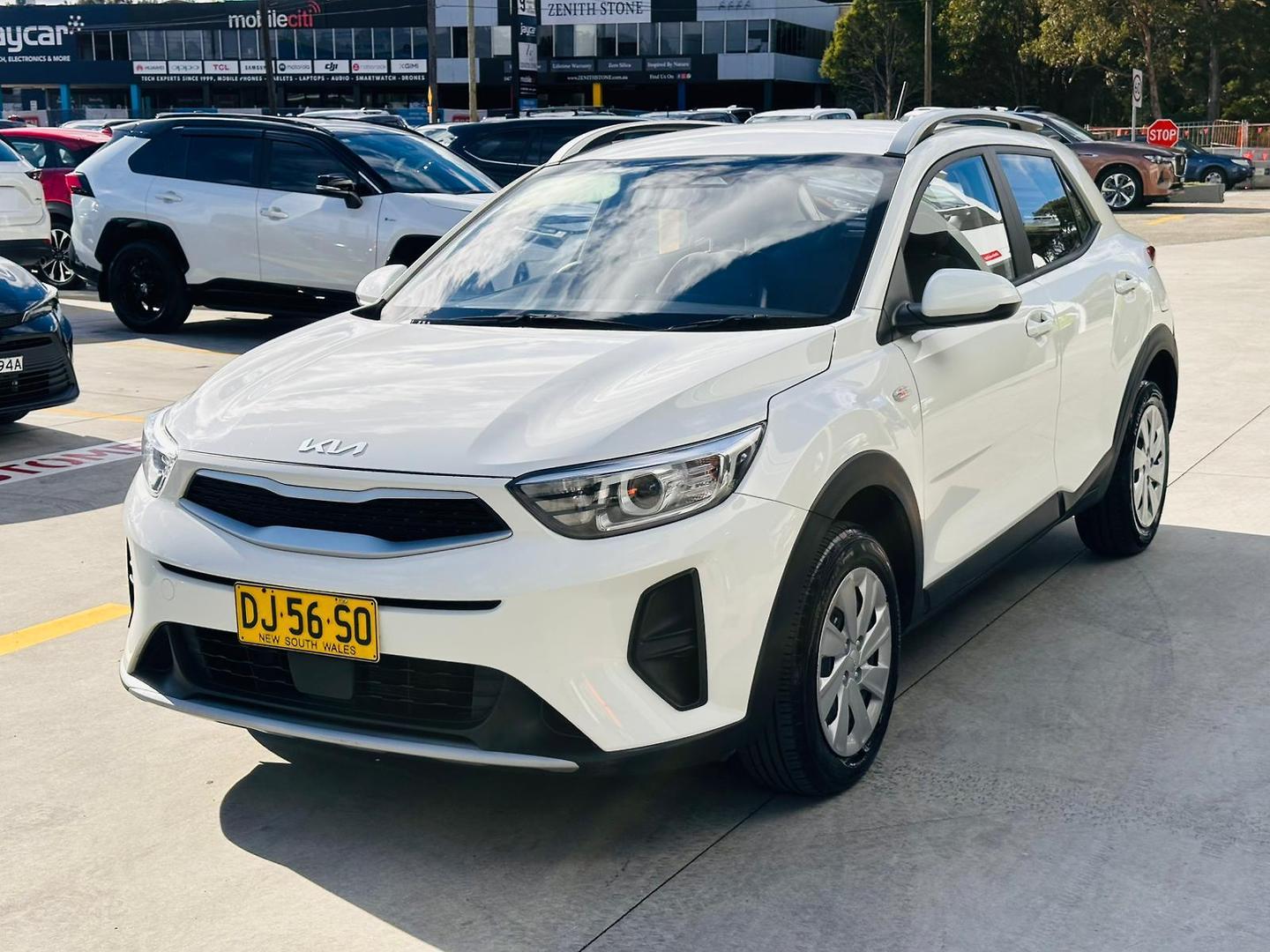 2023 Kia Stonic S in Snow White Pearl (Swp)