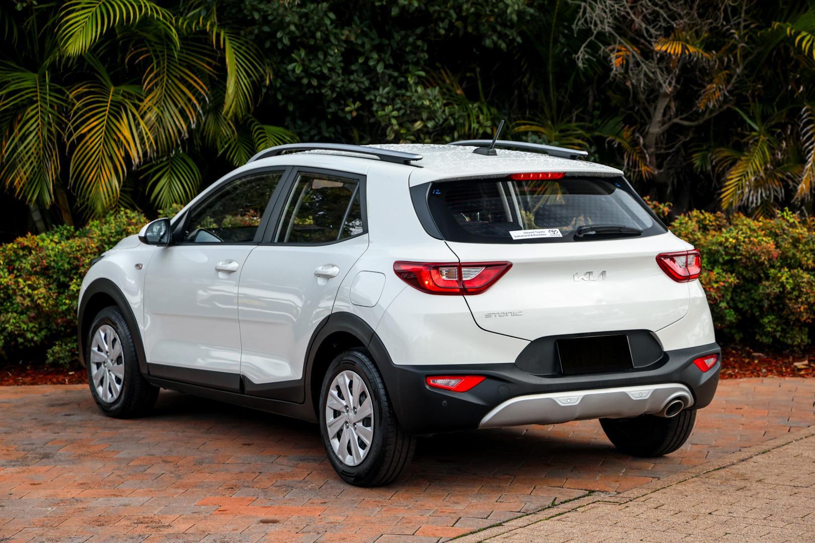 2023 Kia Stonic S in White