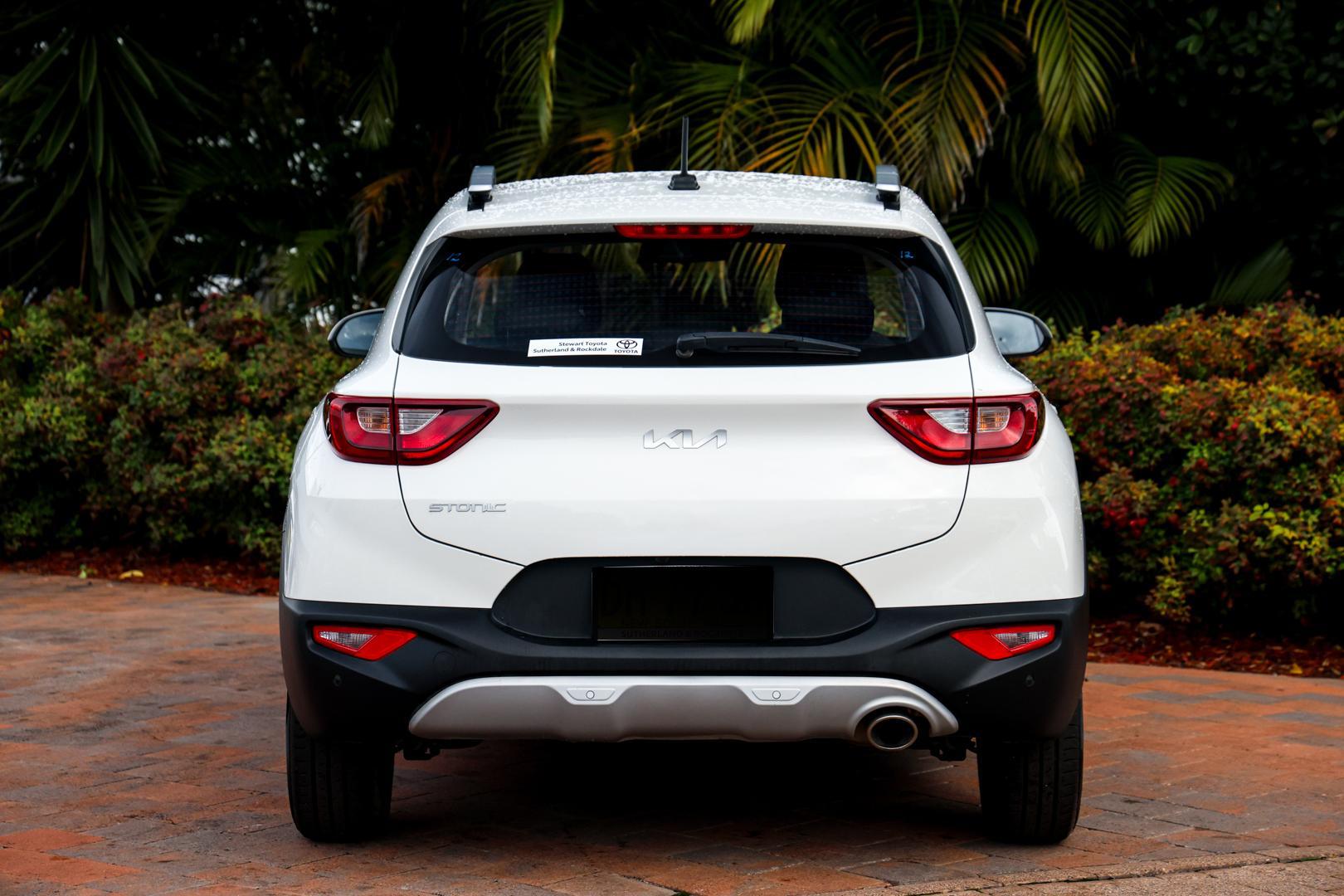 2023 Kia Stonic S in White