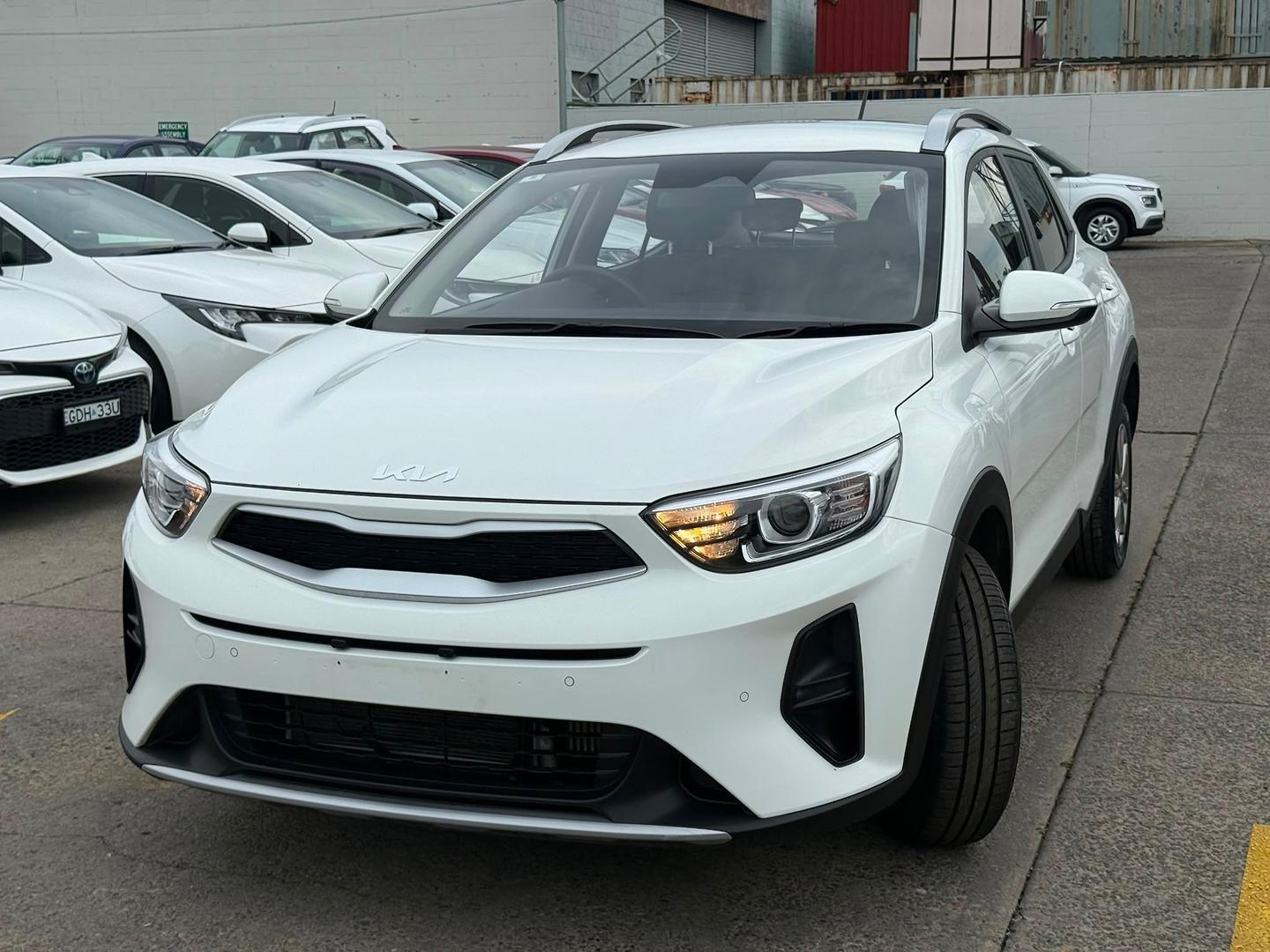 2024 Kia Stonic S in Snow White Pearl (Swp)