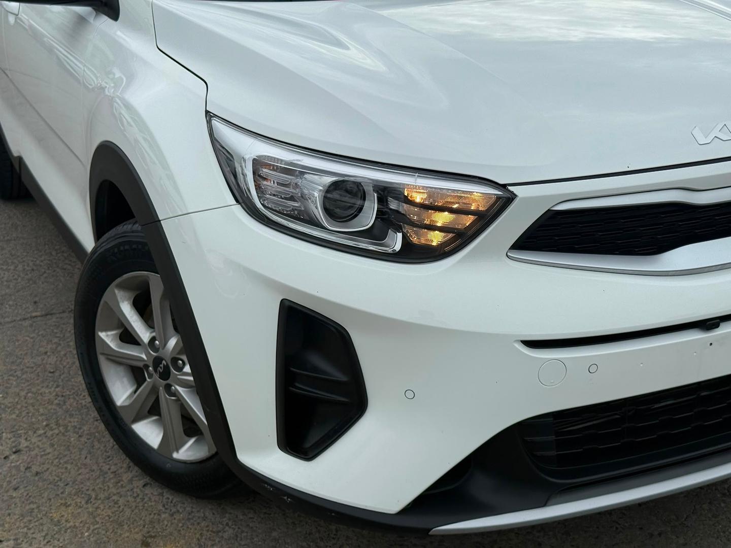 2024 Kia Stonic S in Snow White Pearl (Swp)