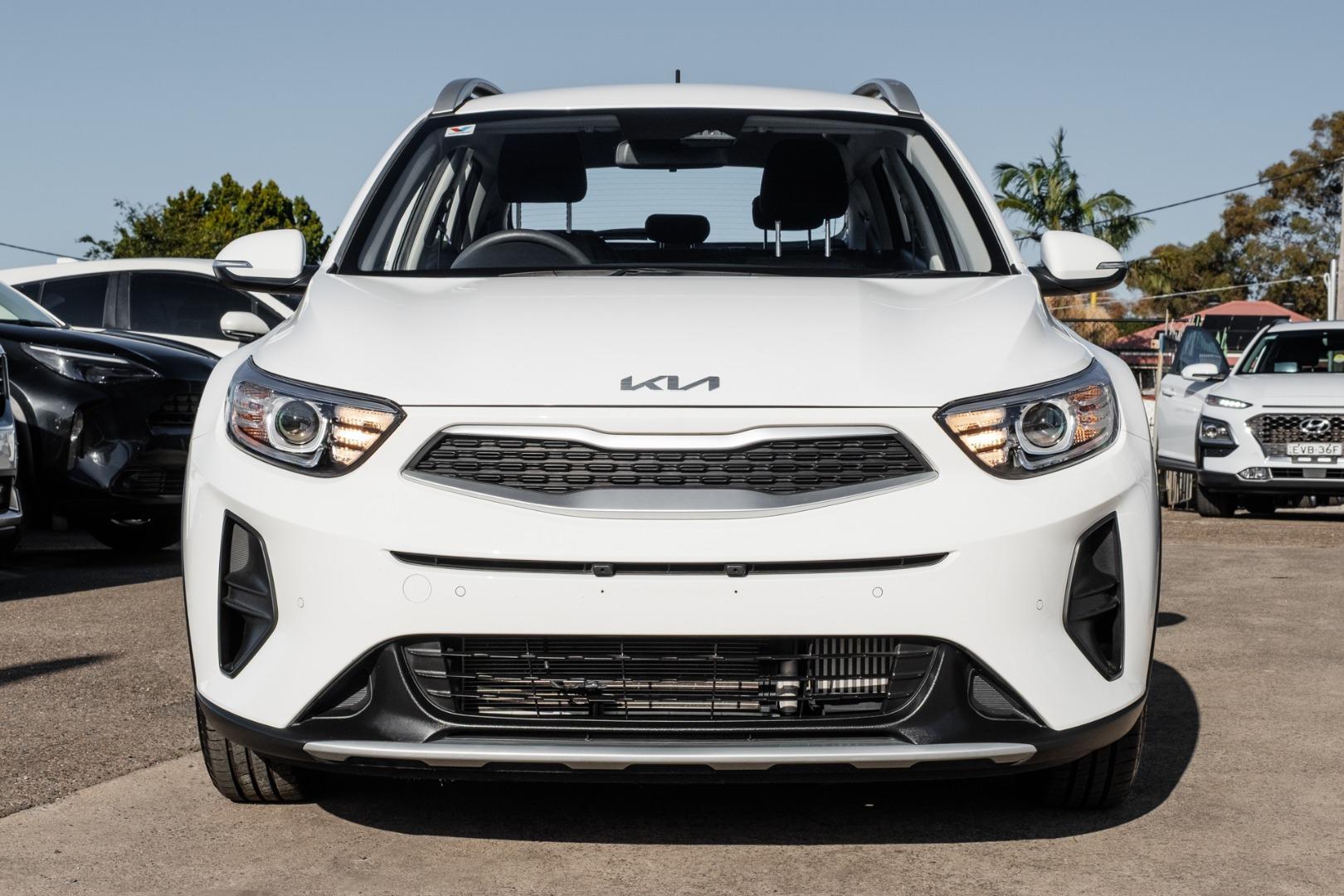 2025 Kia Stonic S in Clear White (Ud)