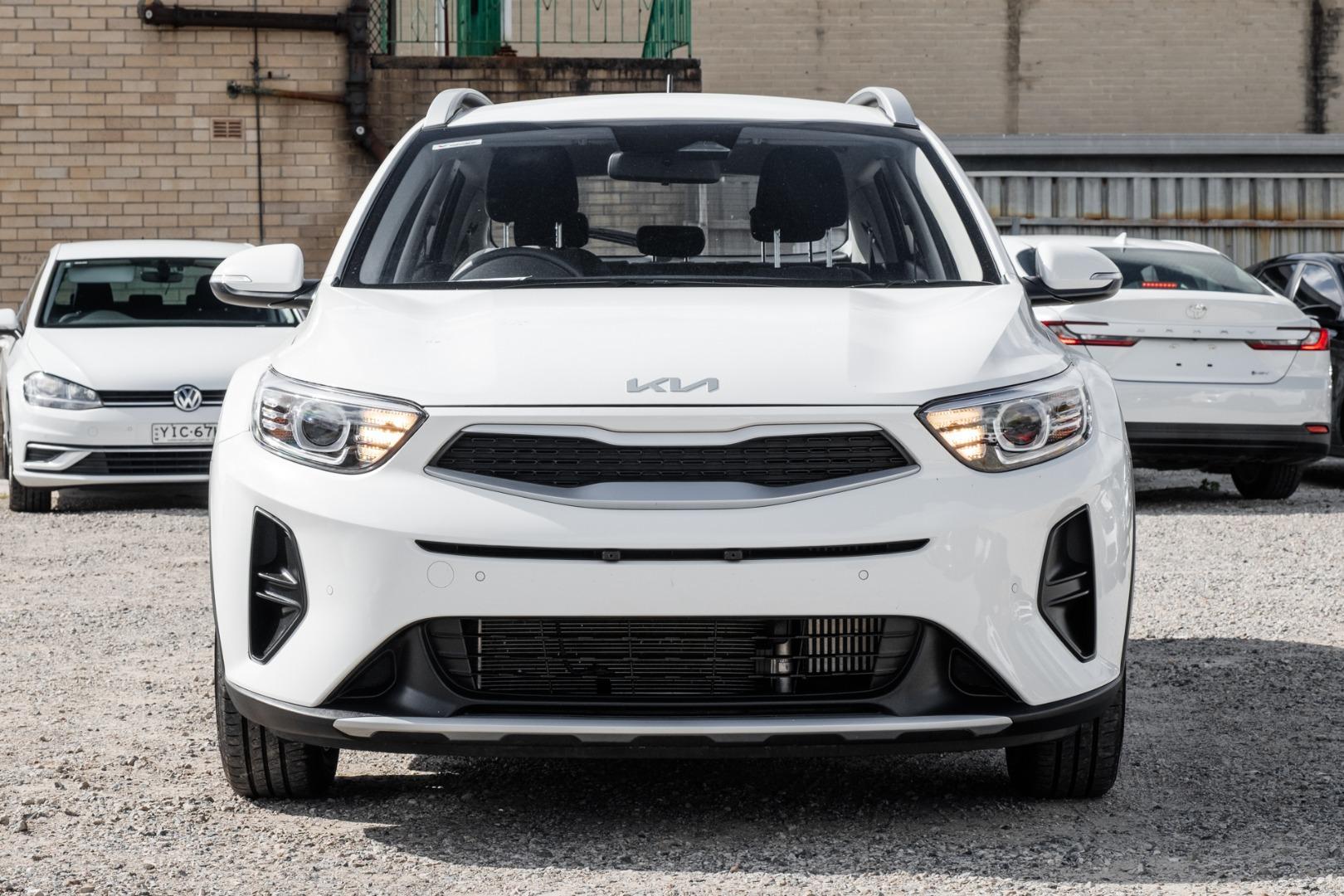 2025 Kia Stonic S in Clear White (Ud)