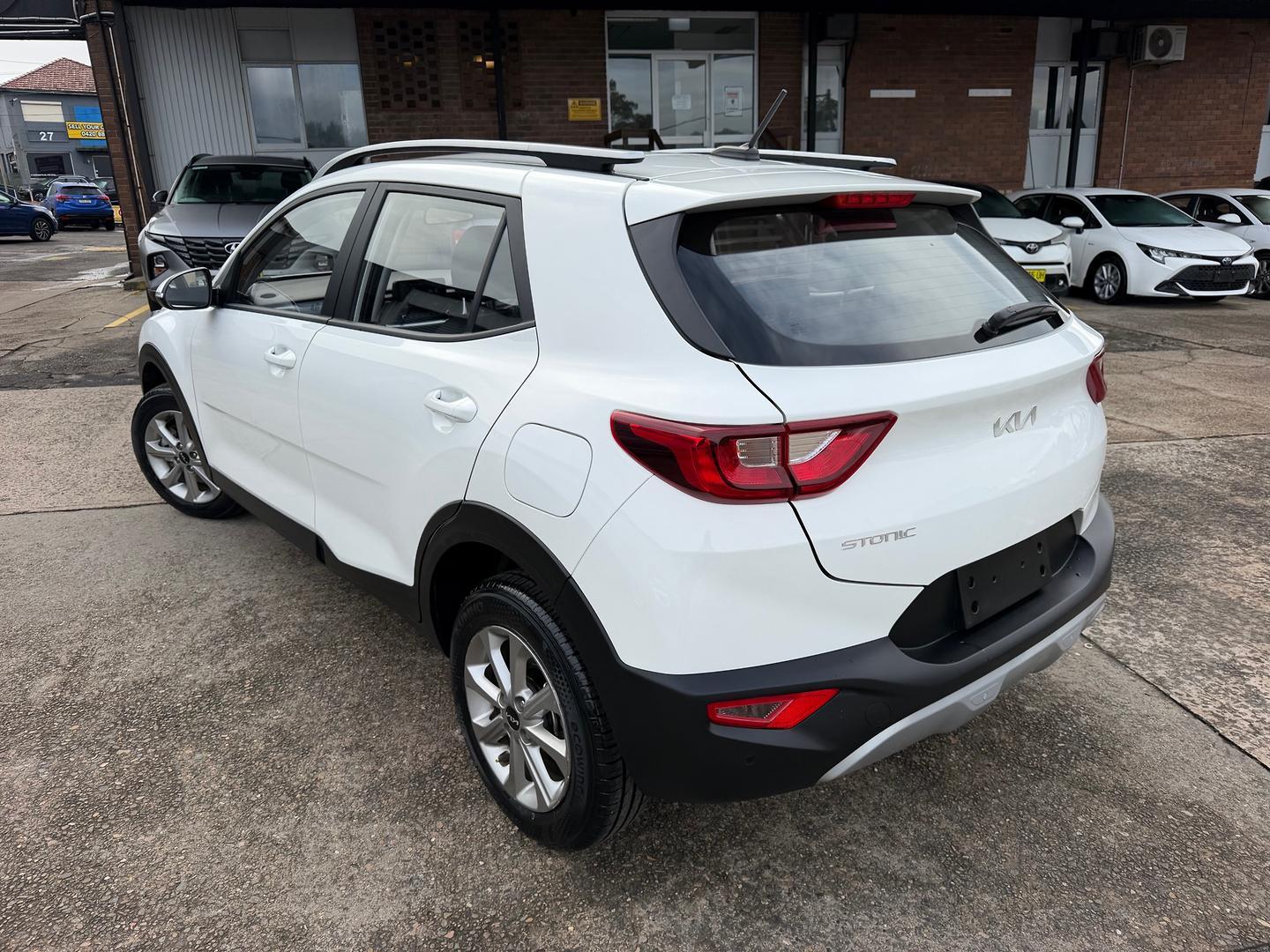 2024 Kia Stonic S in Snow White Pearl (Swp)