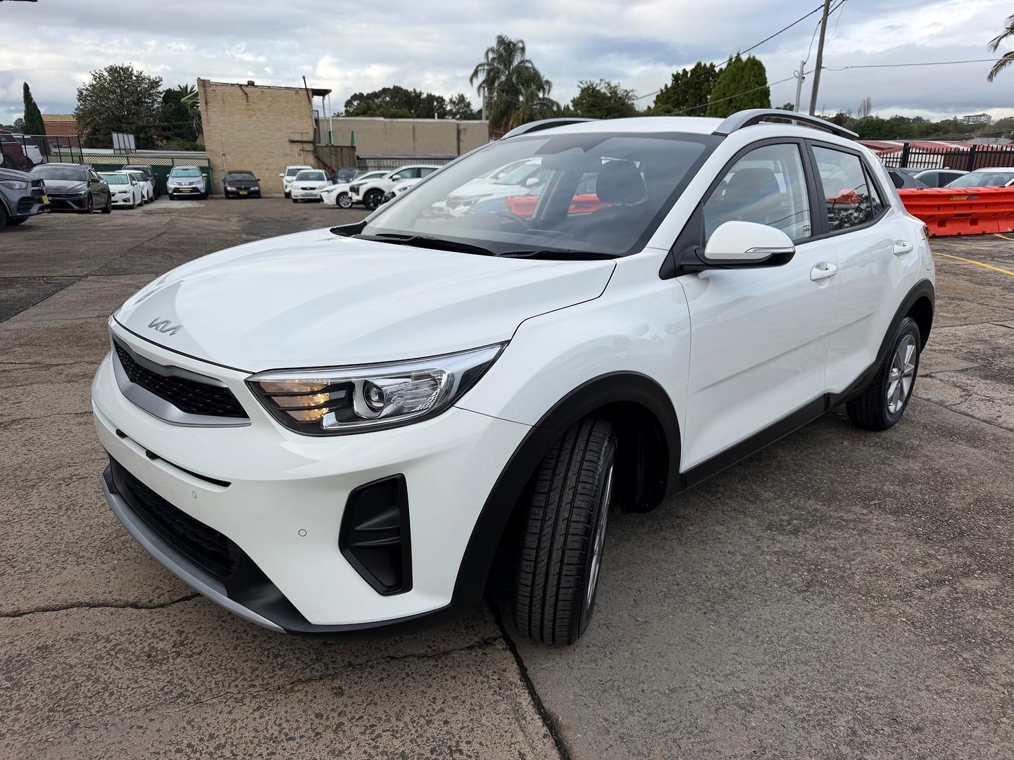 2024 Kia Stonic S in Snow White Pearl (Swp)