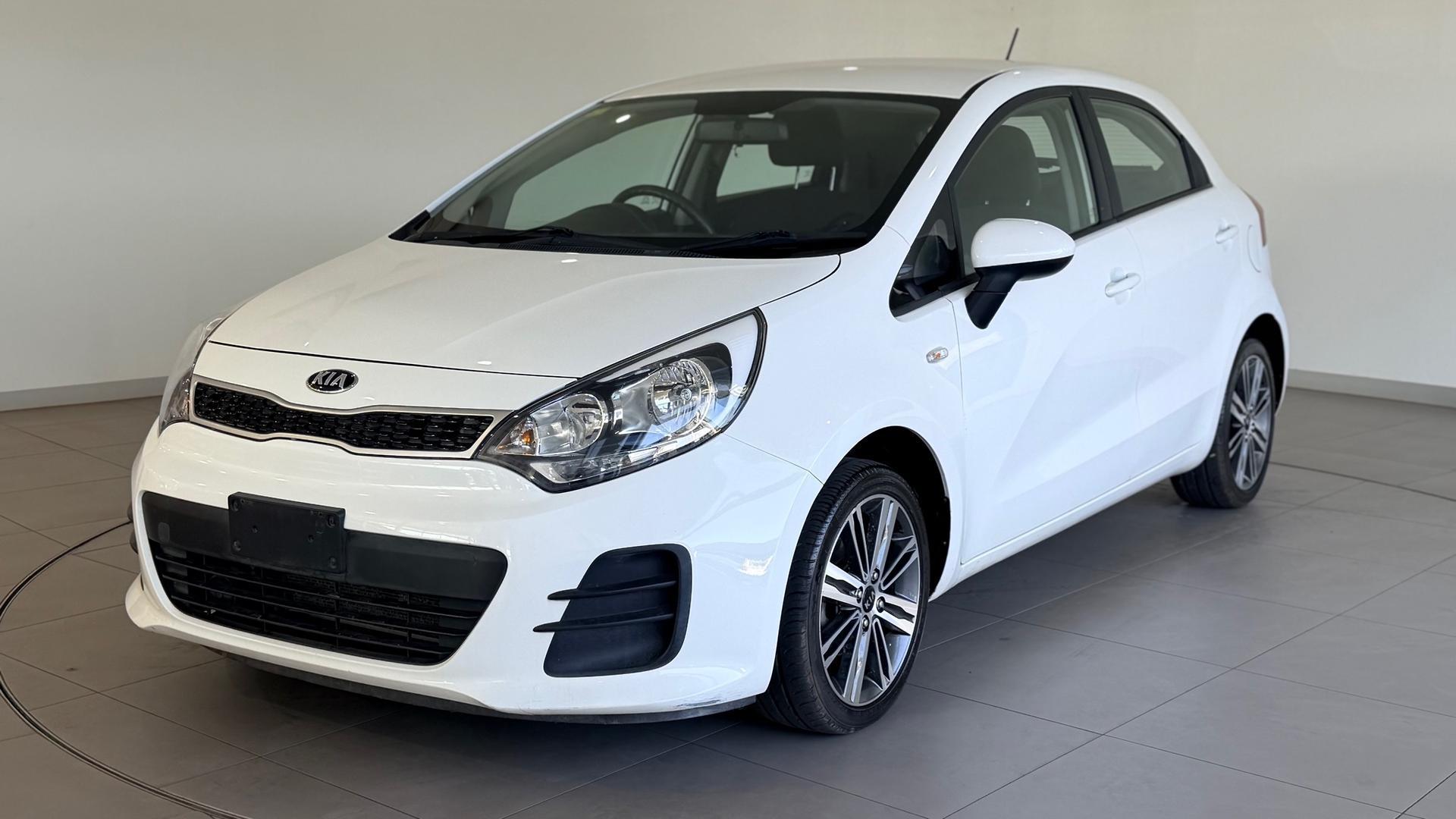 2016 Kia Rio S in White