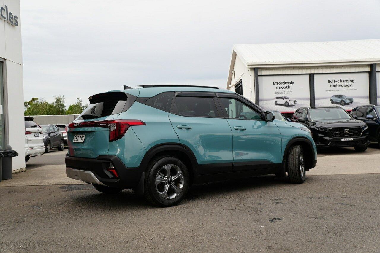 2023 Kia Seltos S in Pluton Blue