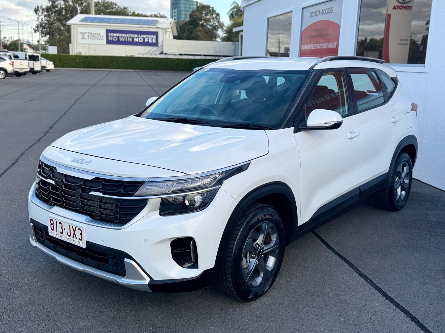 2024 Kia Seltos S in White