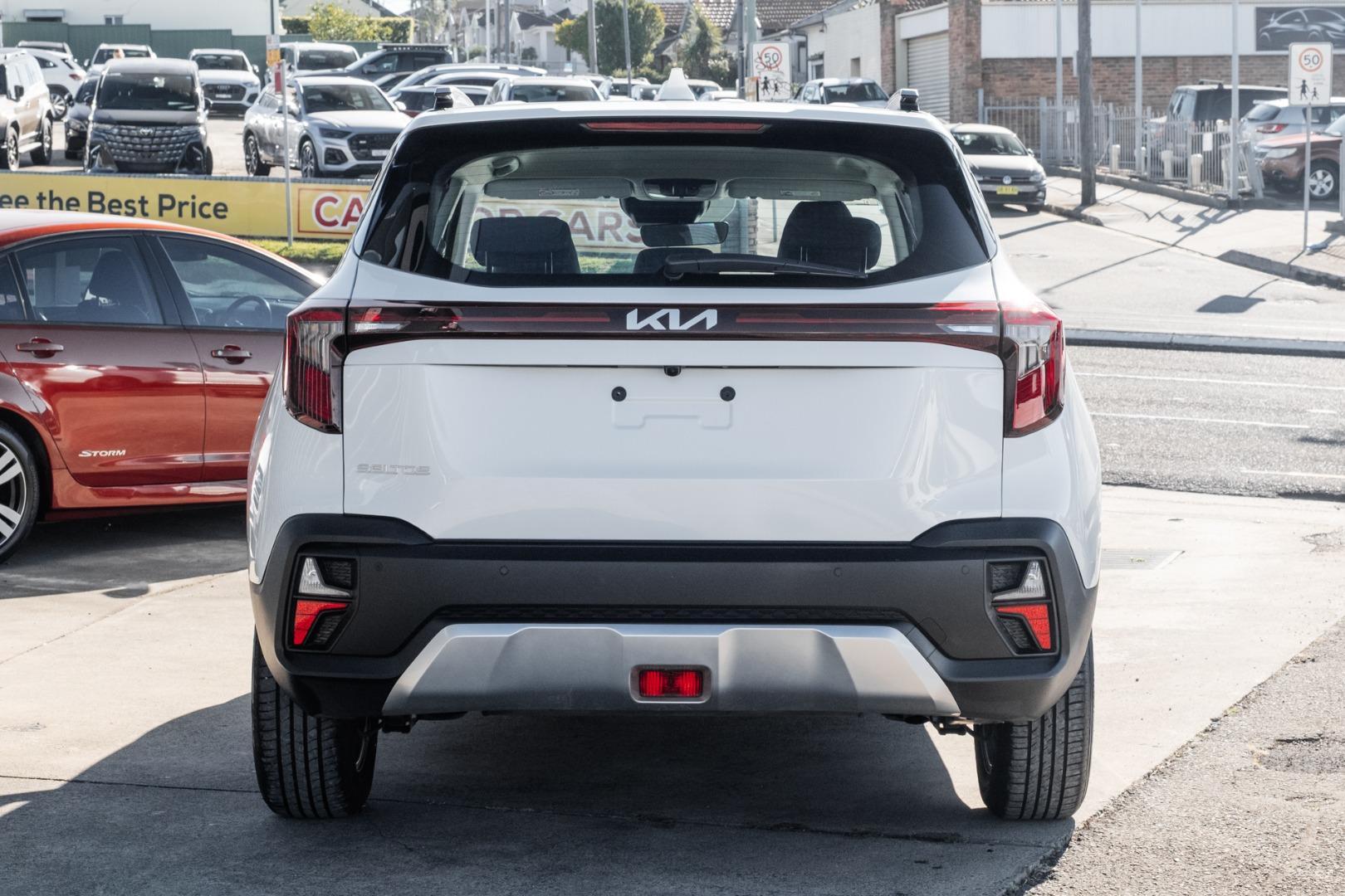 2025 Kia Seltos S in Snow White Pearl (Swp)