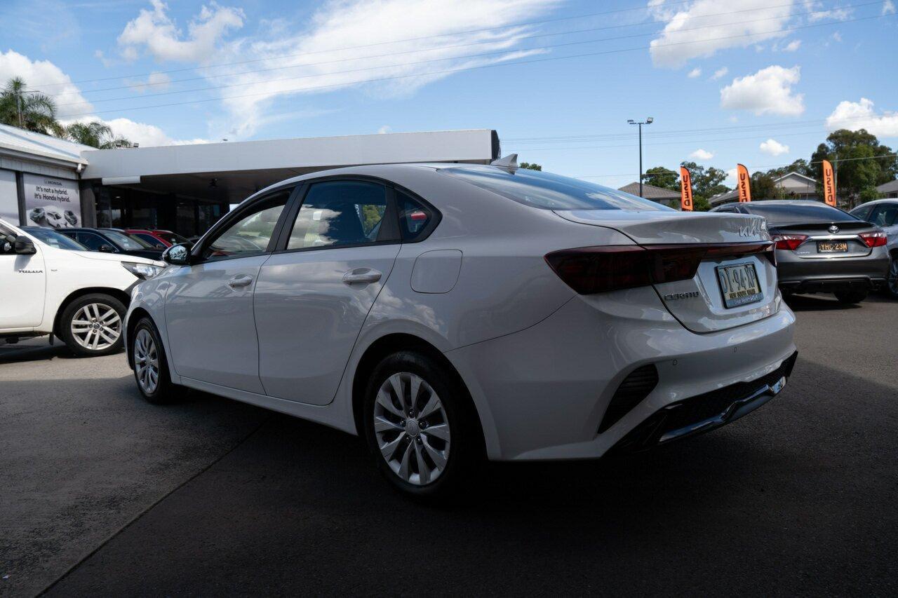 2024 Kia Cerato S in Clear White (Ud)