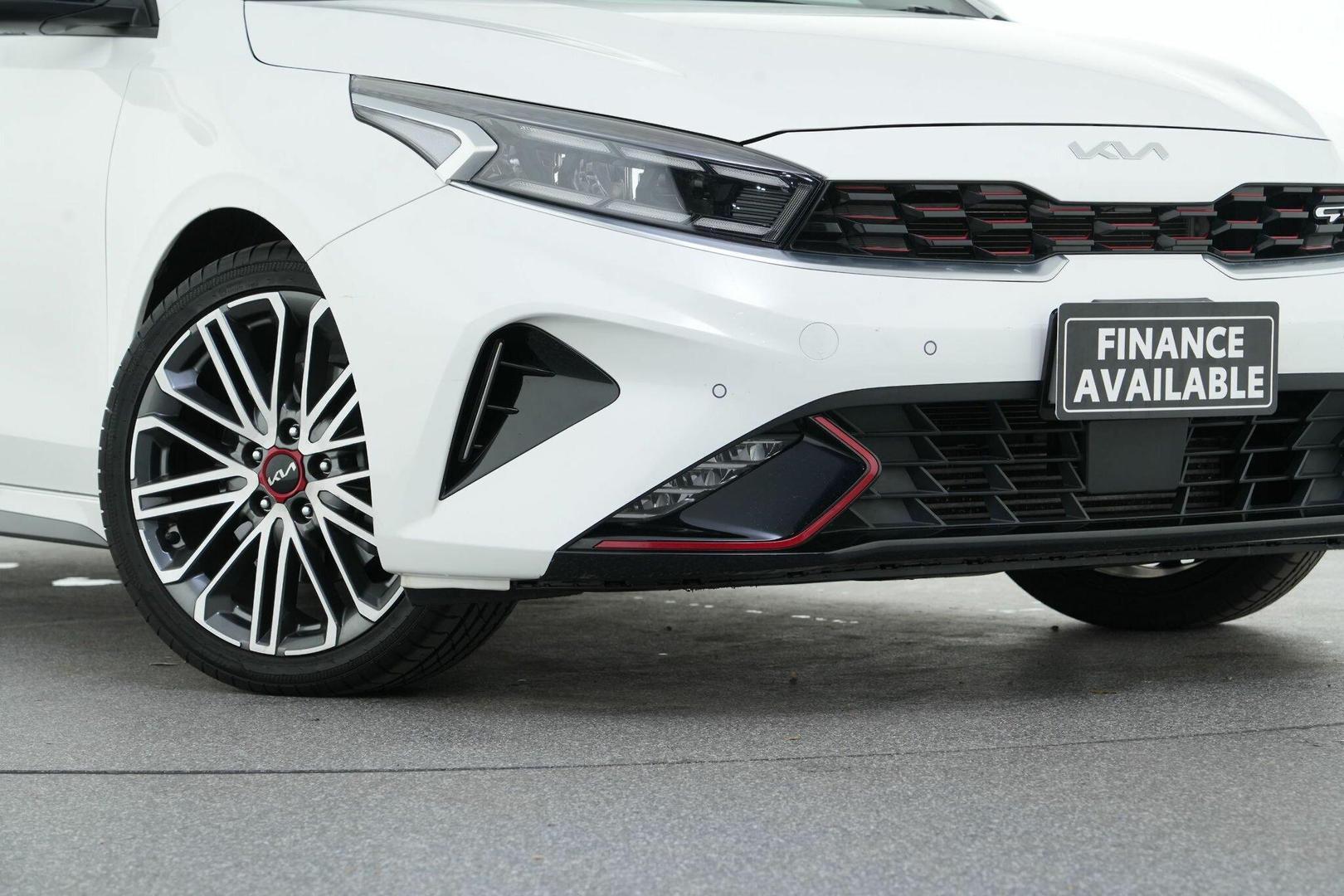 2022 Kia Cerato GT in White