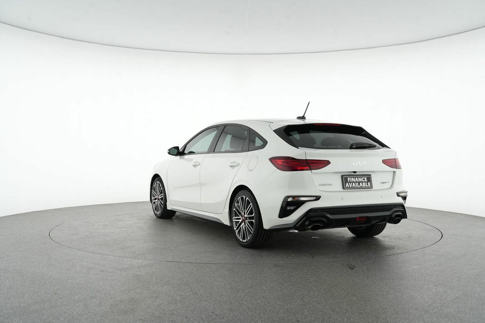 2022 Kia Cerato GT in White
