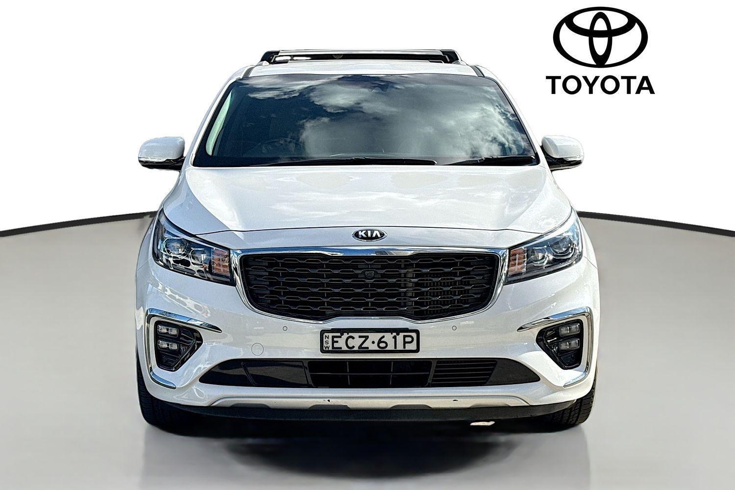 2020 Kia Carnival Platinum in White