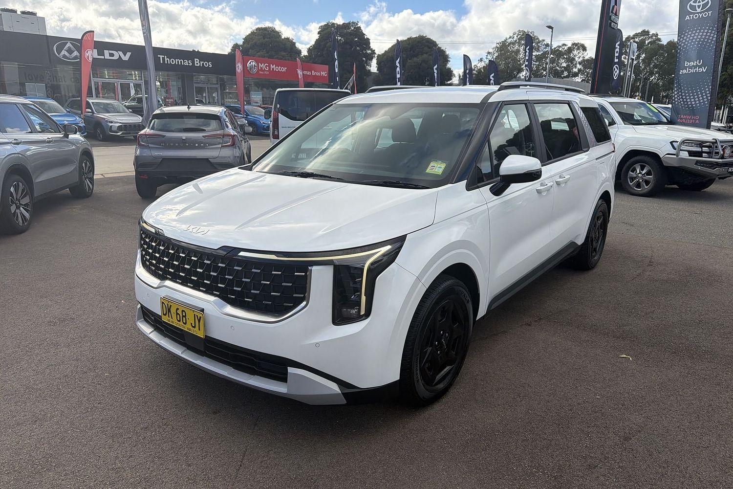 2024 Kia Carnival S in White