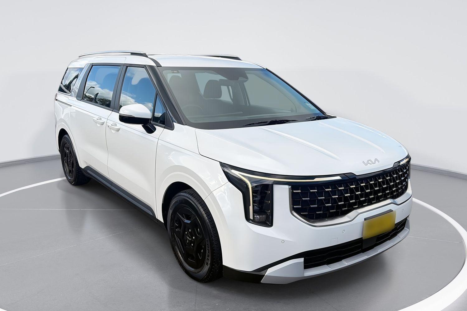 2024 Kia Carnival S in White