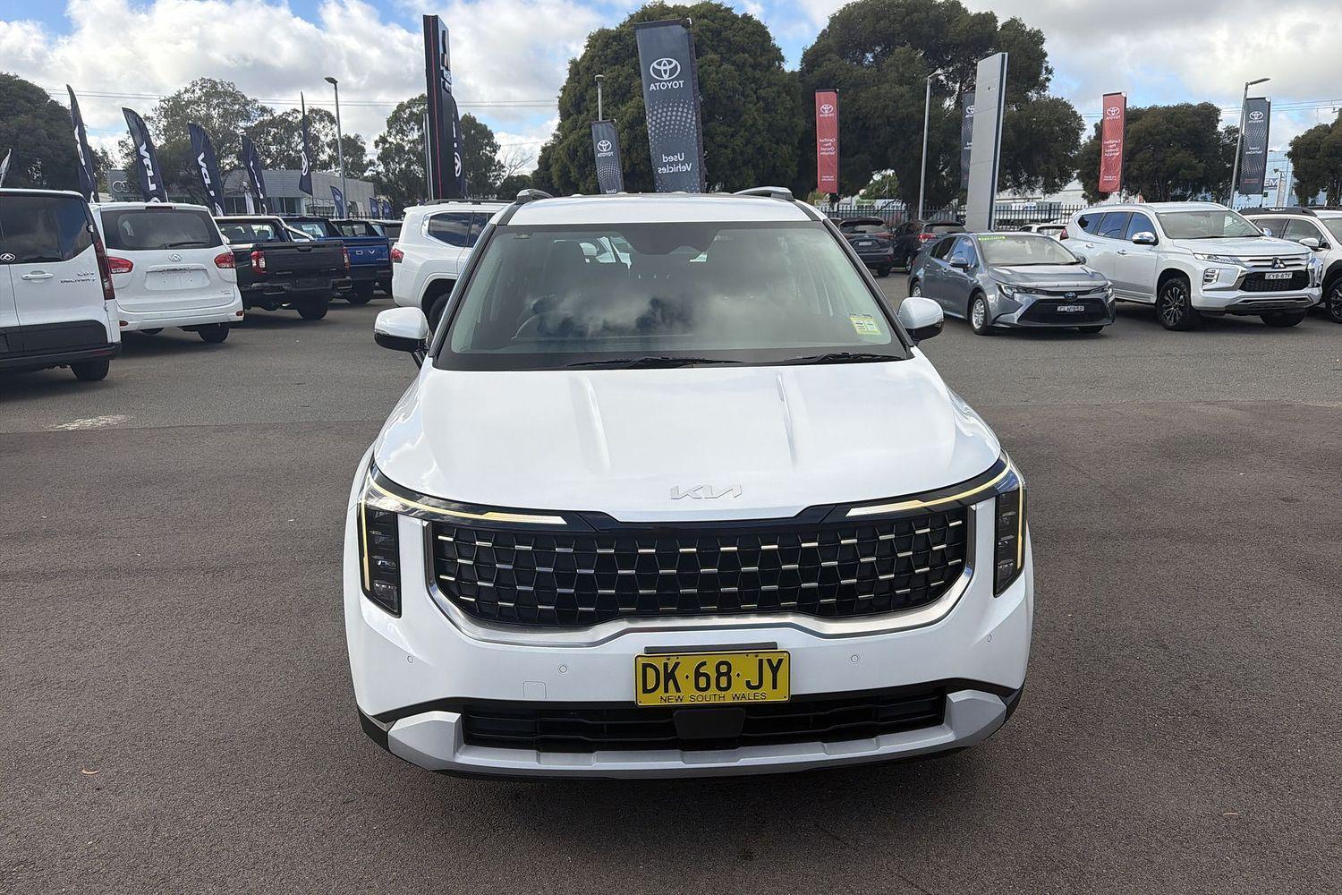 2024 Kia Carnival S in White