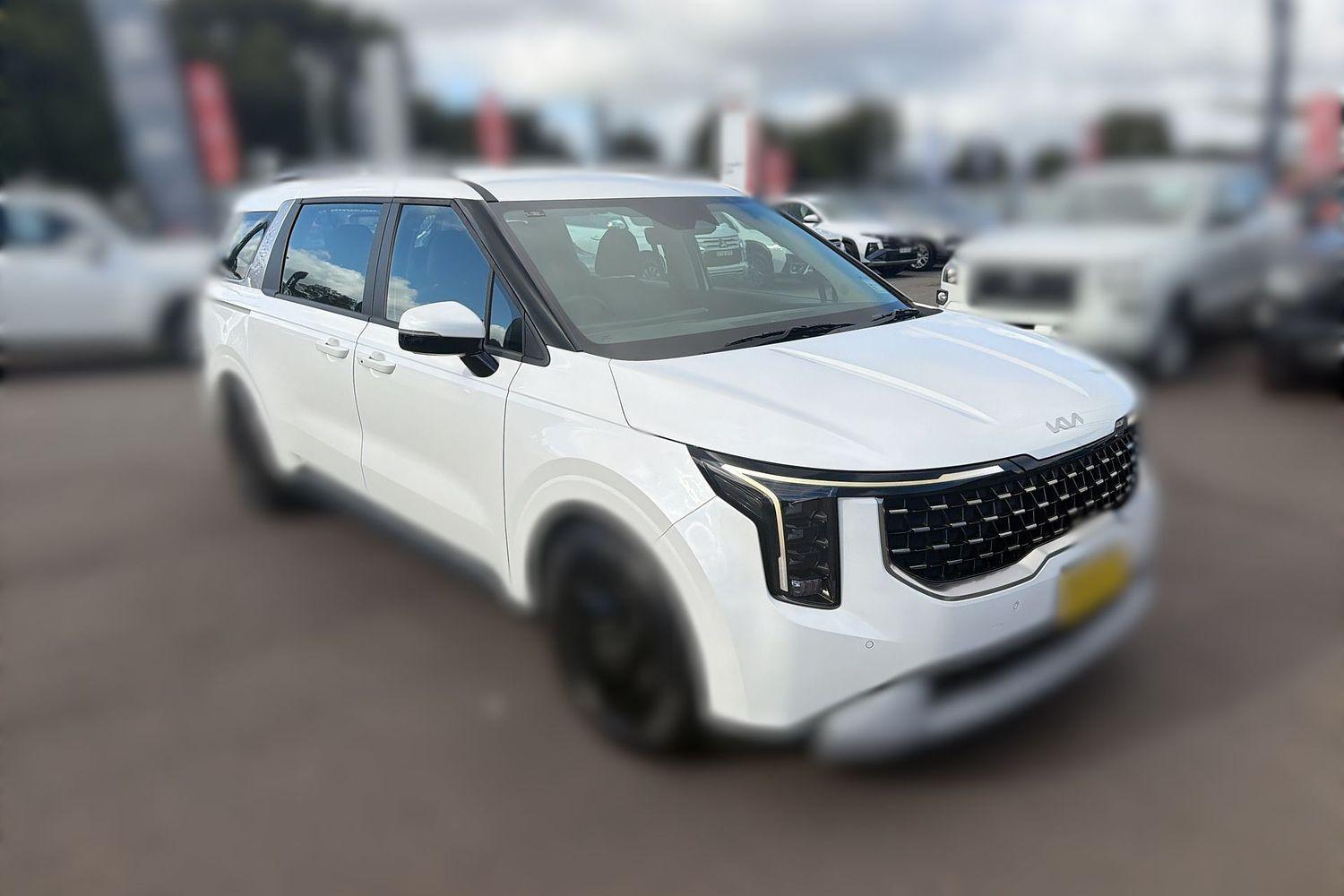 2024 Kia Carnival S in White