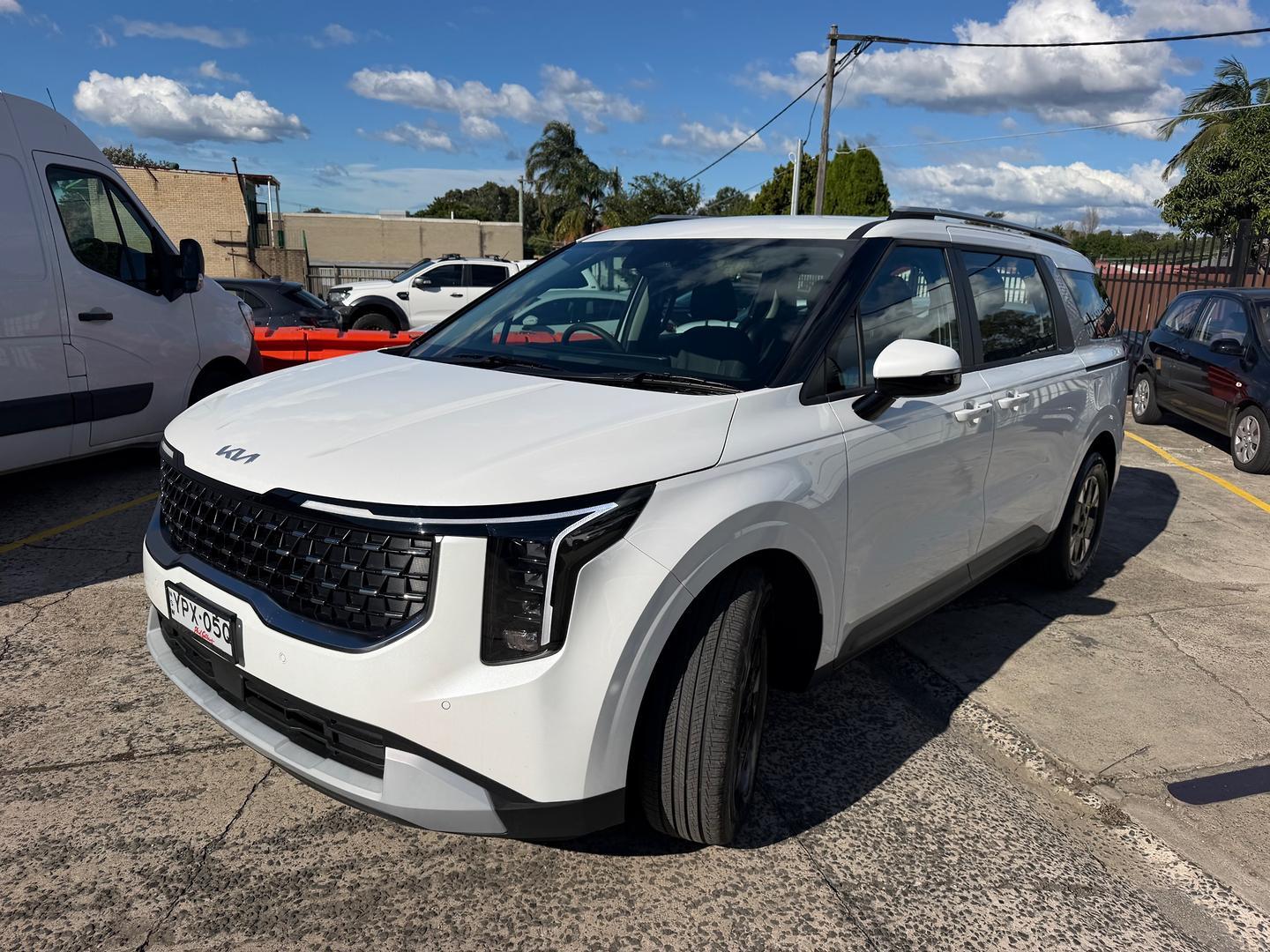 2025 Kia Carnival S HEV in Snow White Pearl (Swp)