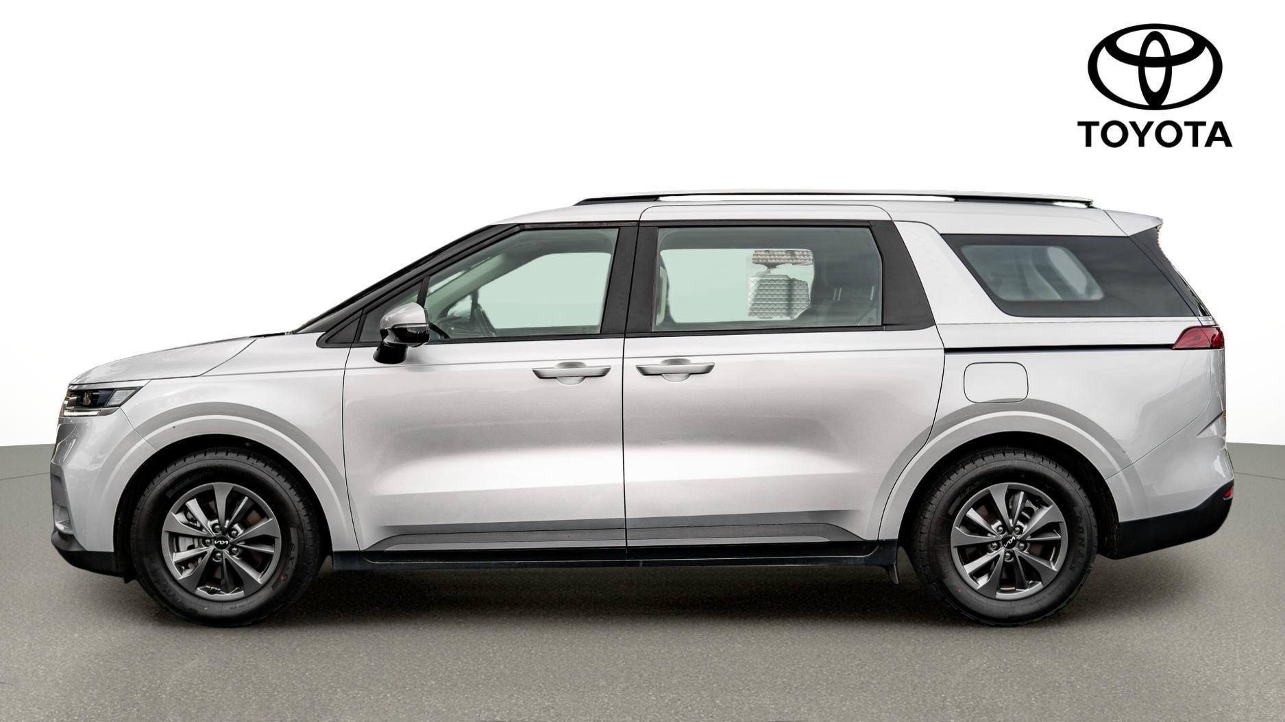 2022 Kia Carnival S in Silver