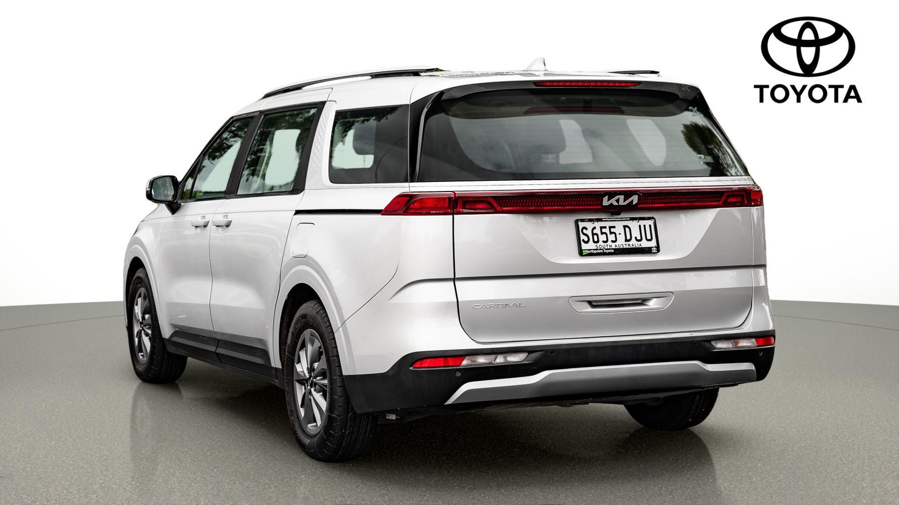 2022 Kia Carnival S in Silver