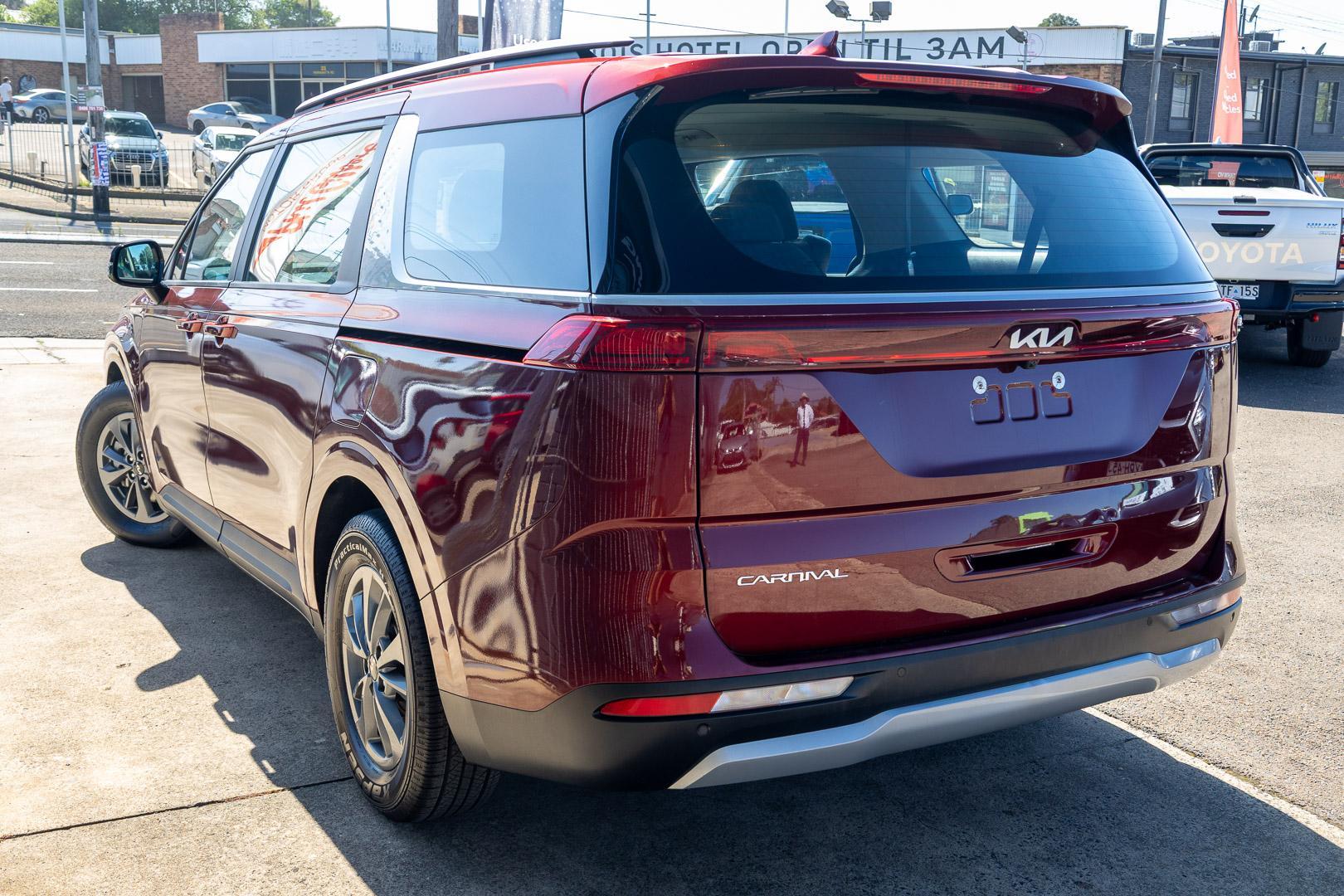 2022 Kia Carnival S in Flare Red (C7r)