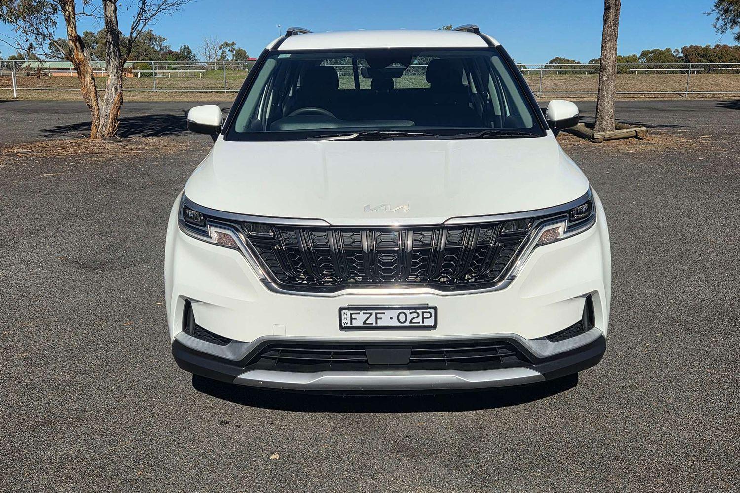 2023 Kia Carnival S in Snow White