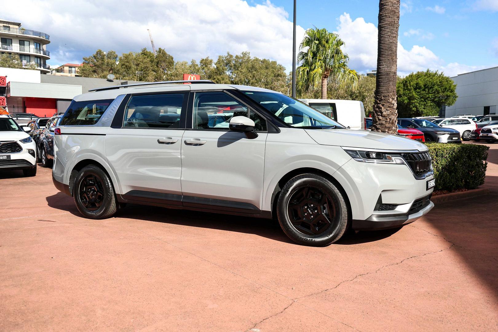 2023 Kia Carnival S in Grey