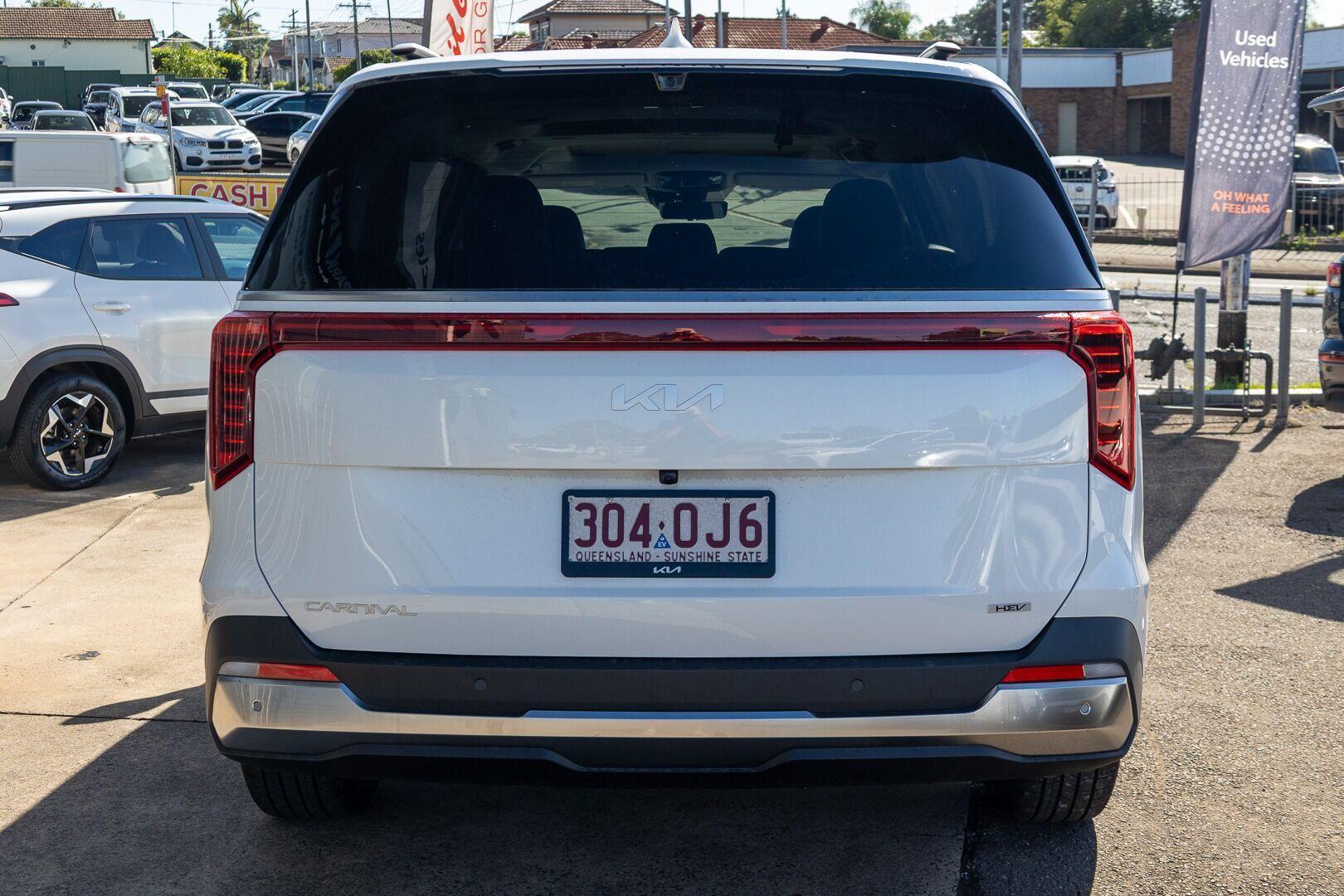 2025 Kia Carnival GT-Line HEV in Snow White Pearl (Swp)