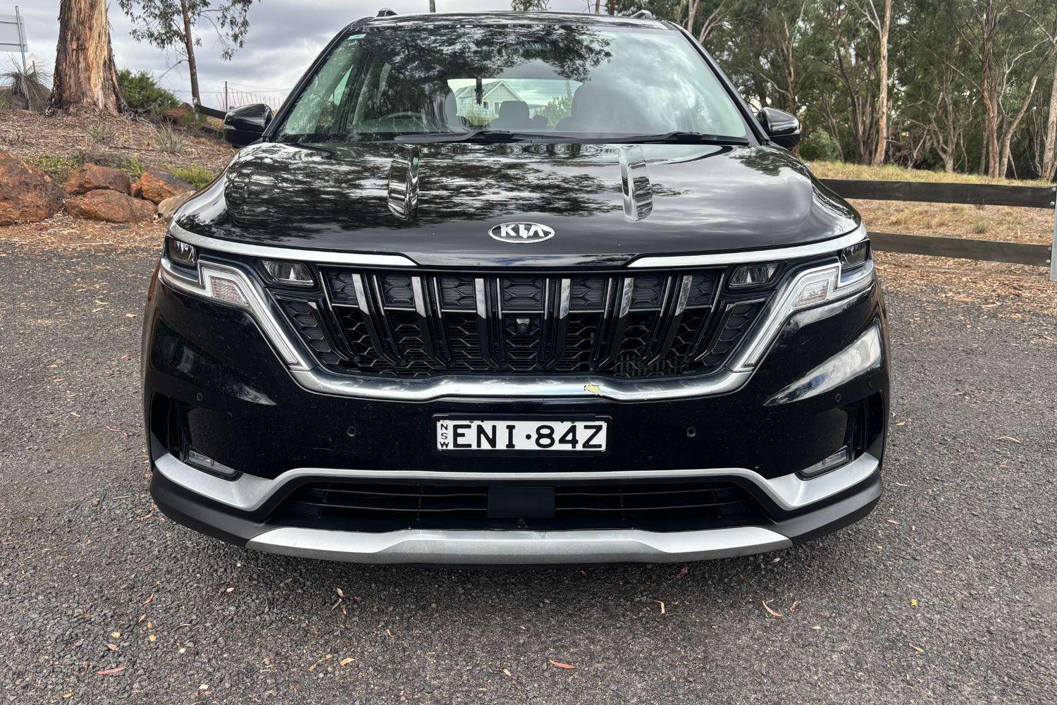 2021 Kia Carnival SLi in Aurora Black
