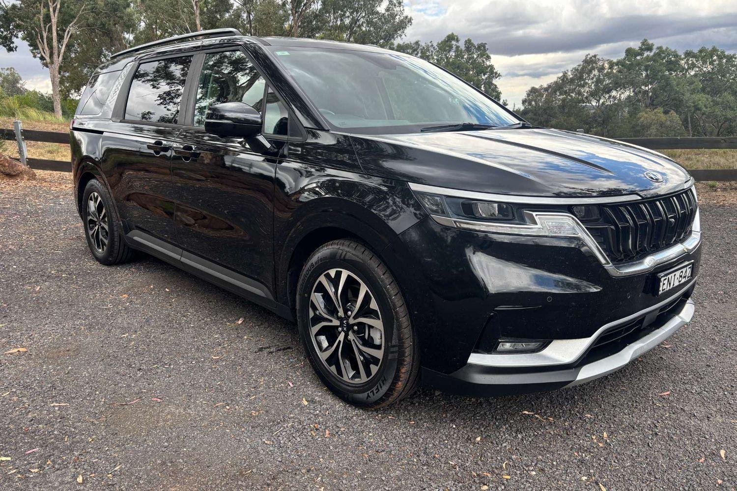 2021 Kia Carnival SLi in Aurora Black