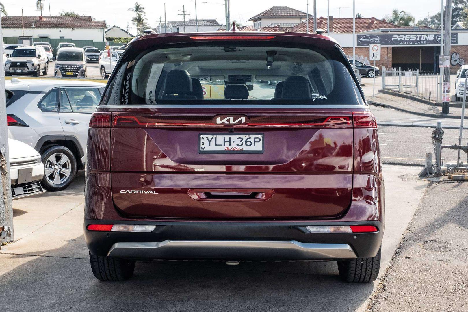 2021 Kia Carnival Platinum in Red