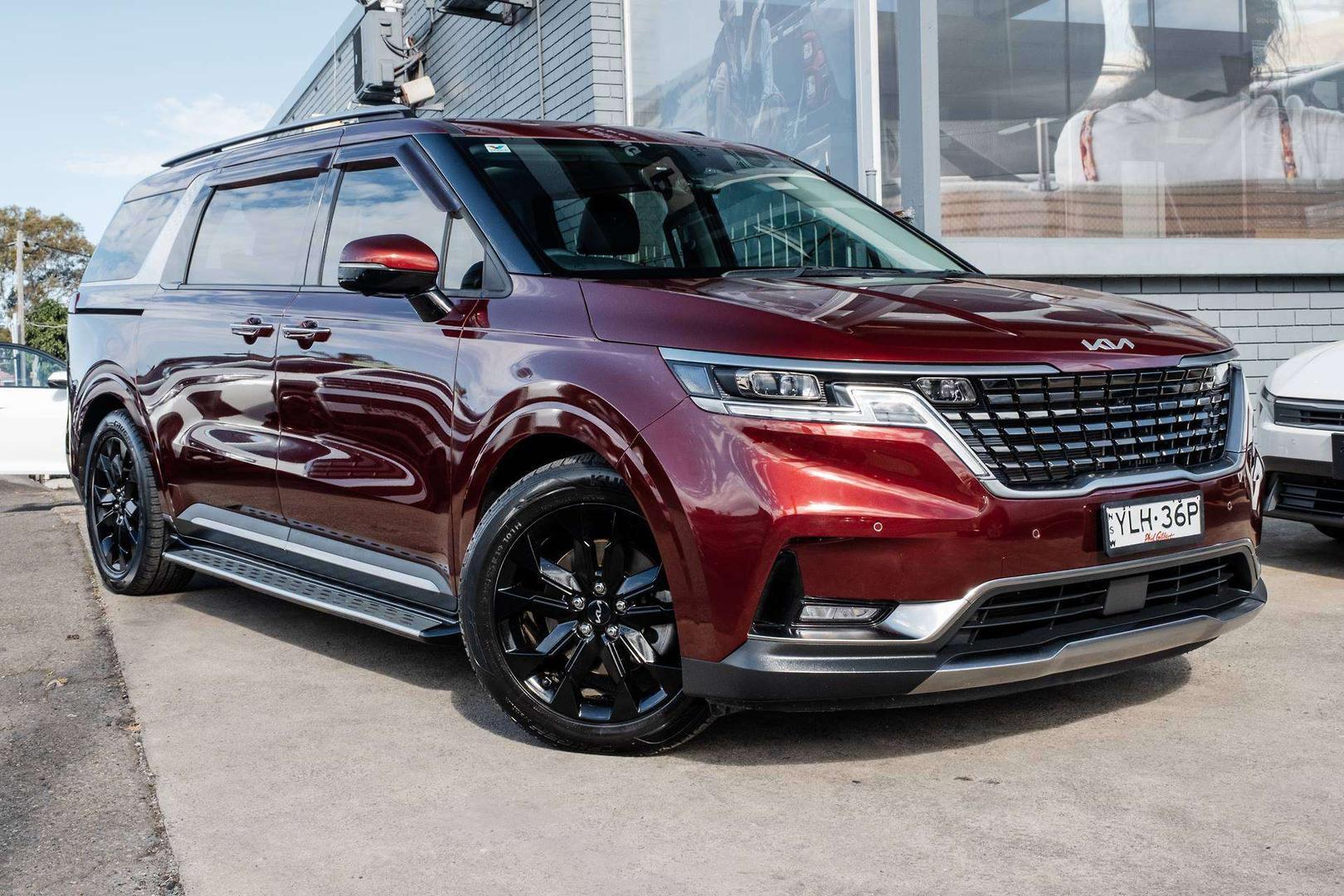 2021 Kia Carnival Platinum in Red