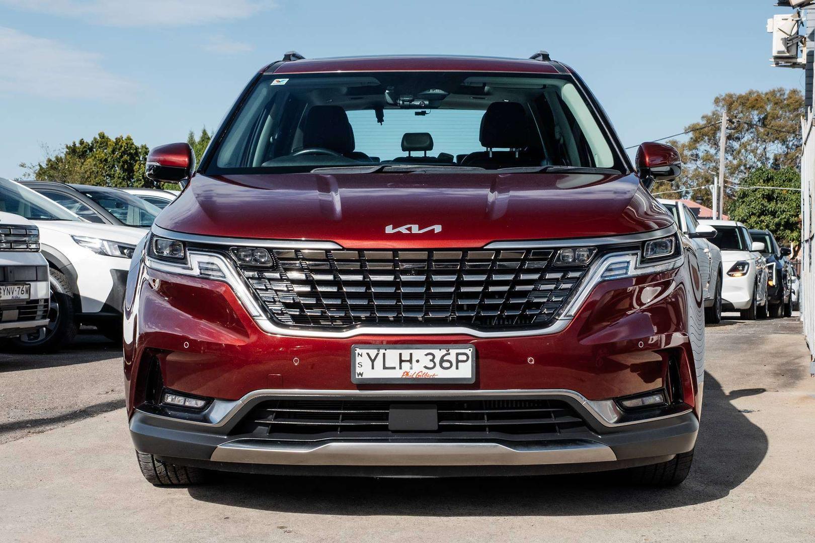 2021 Kia Carnival Platinum in Red