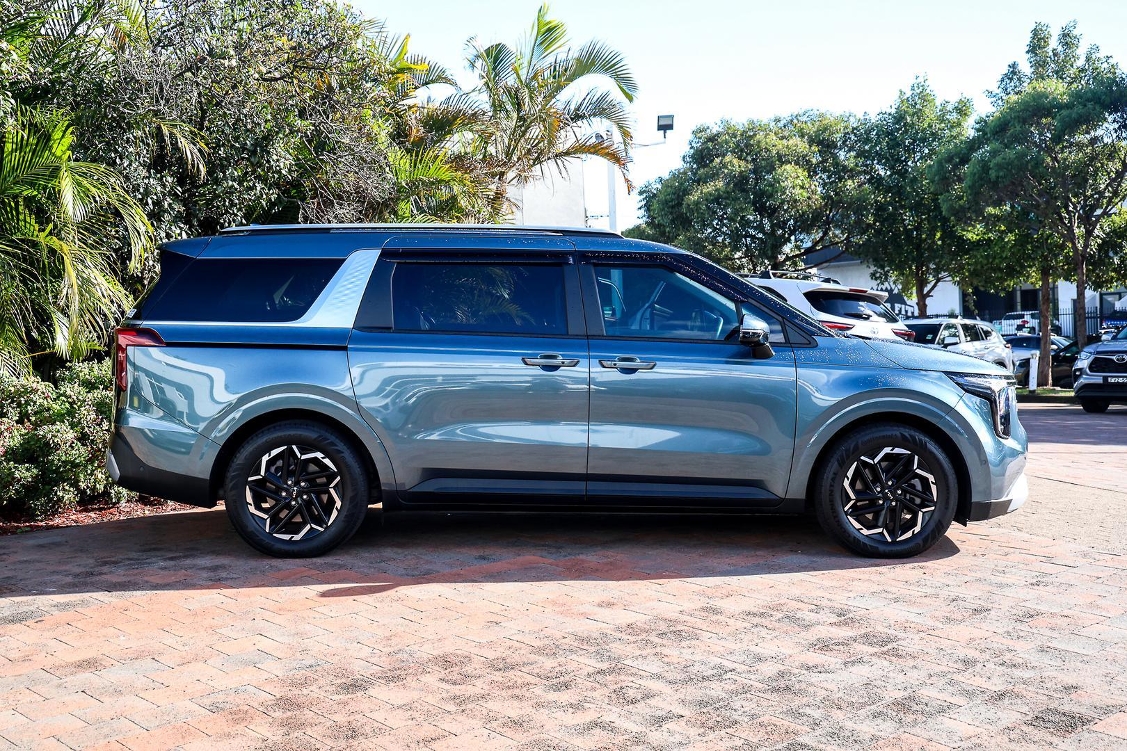 2025 Kia Carnival Sport+ in Blue