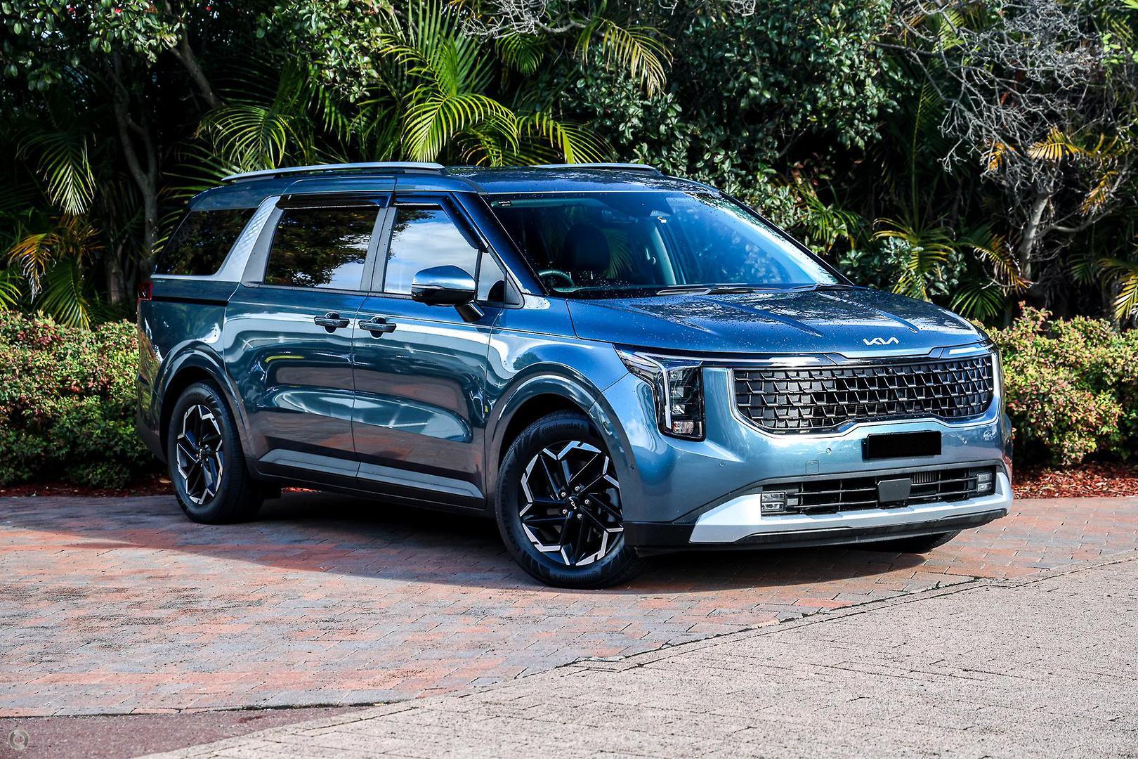 2025 Kia Carnival Sport+ in Blue