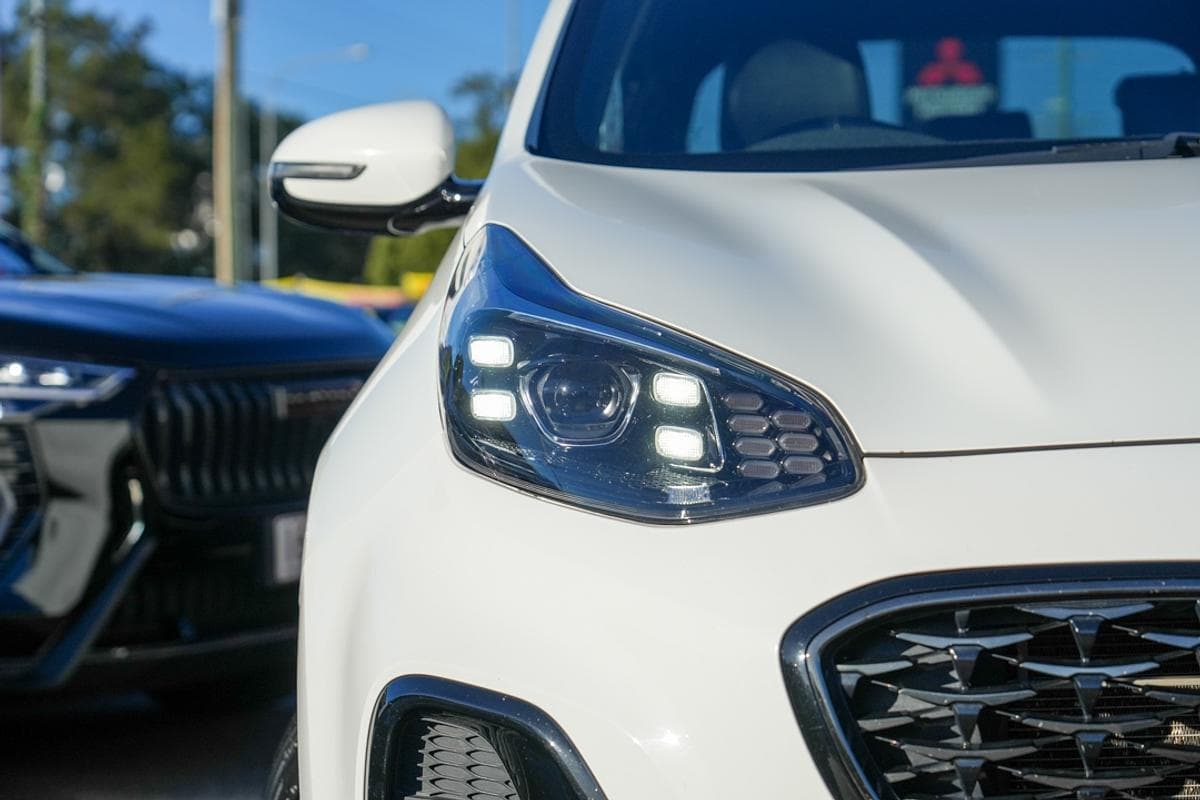 2020 Kia Sportage GT-Line in White